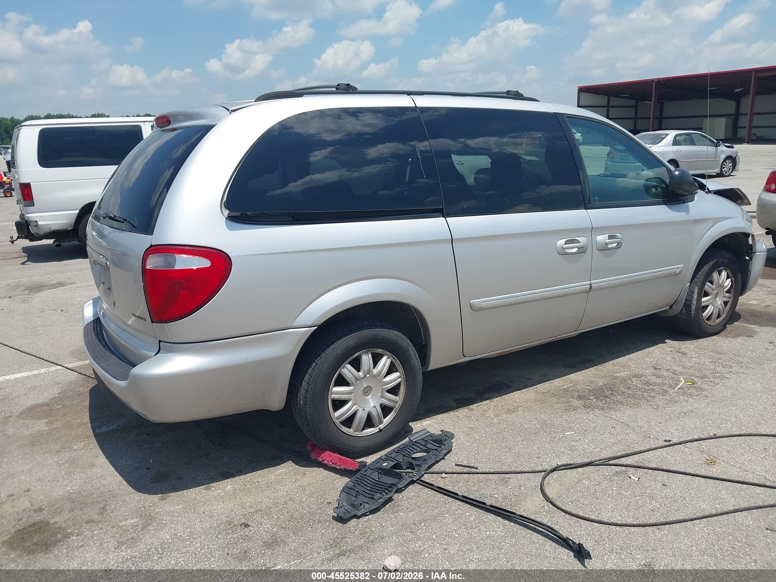 2006 Chrysler Town & Country Touring Серебряный vin: 2A4GP54LX6R894352