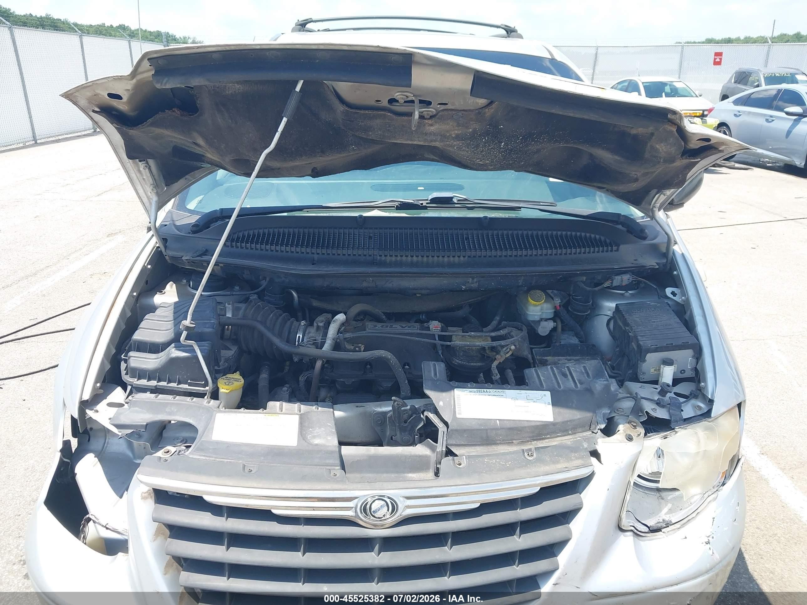 2006 Chrysler Town & Country Touring Серебряный vin: 2A4GP54LX6R894352