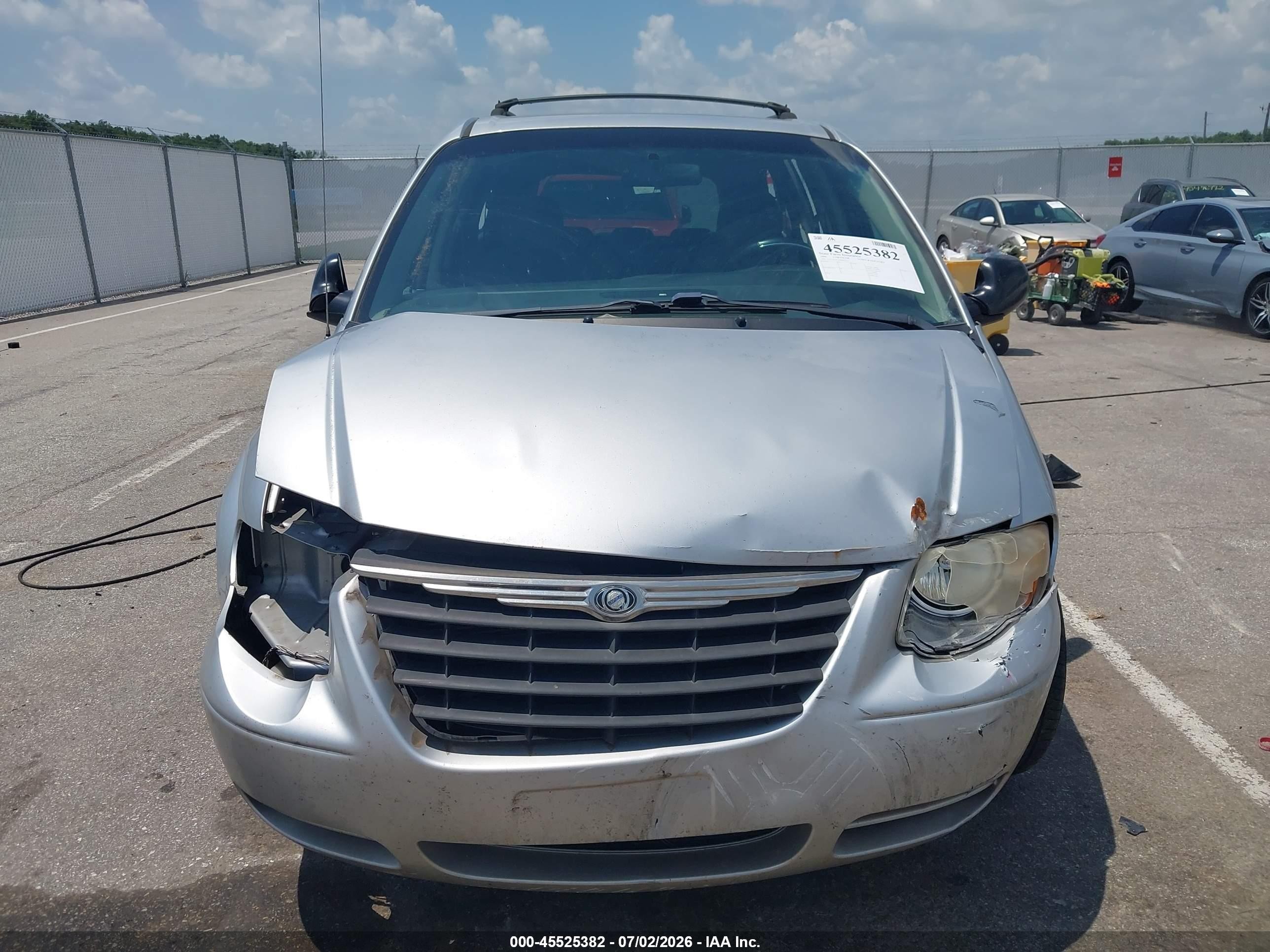 2006 Chrysler Town & Country Touring Серебряный vin: 2A4GP54LX6R894352