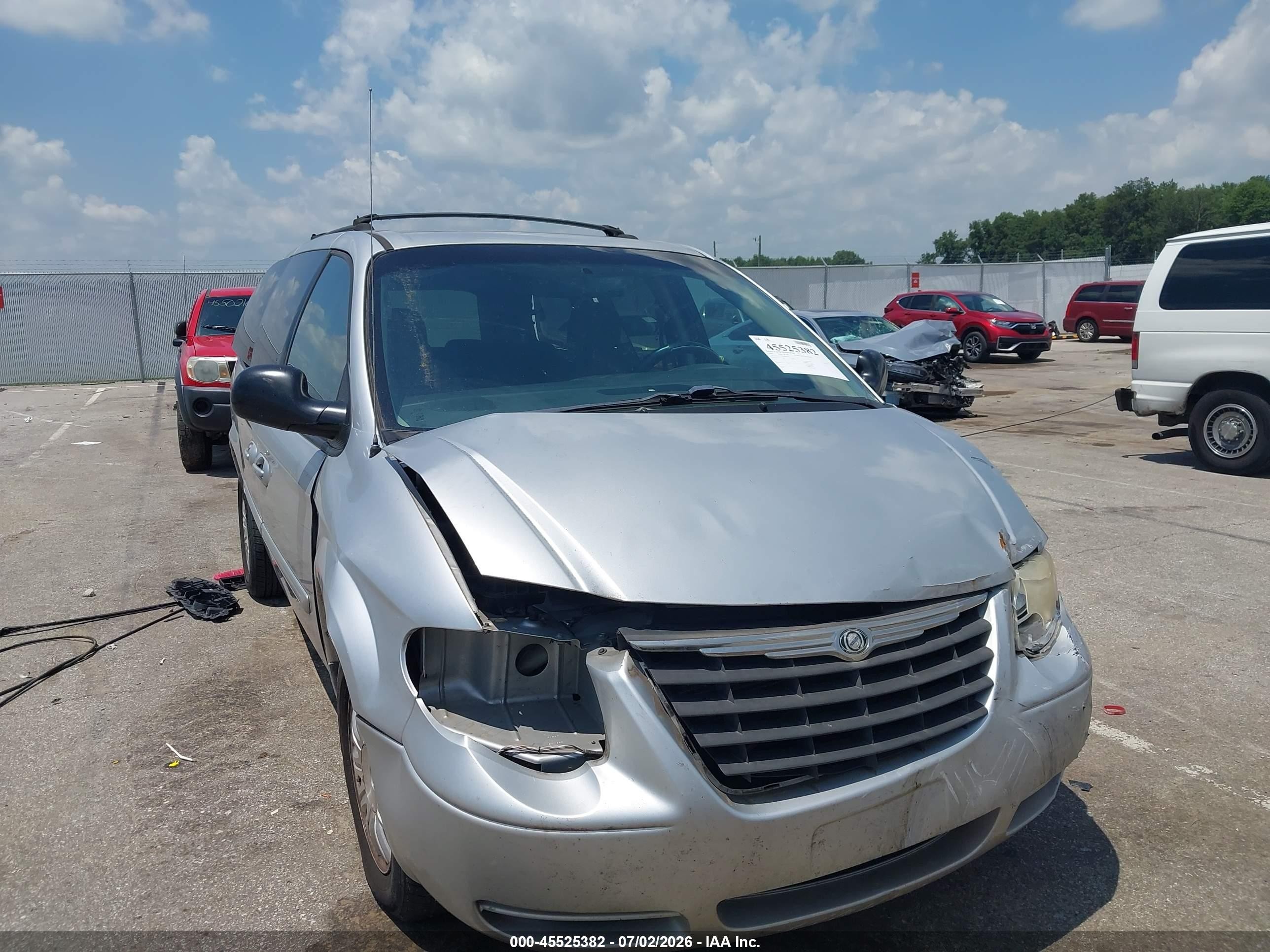 2006 Chrysler Town & Country Touring Серебряный vin: 2A4GP54LX6R894352