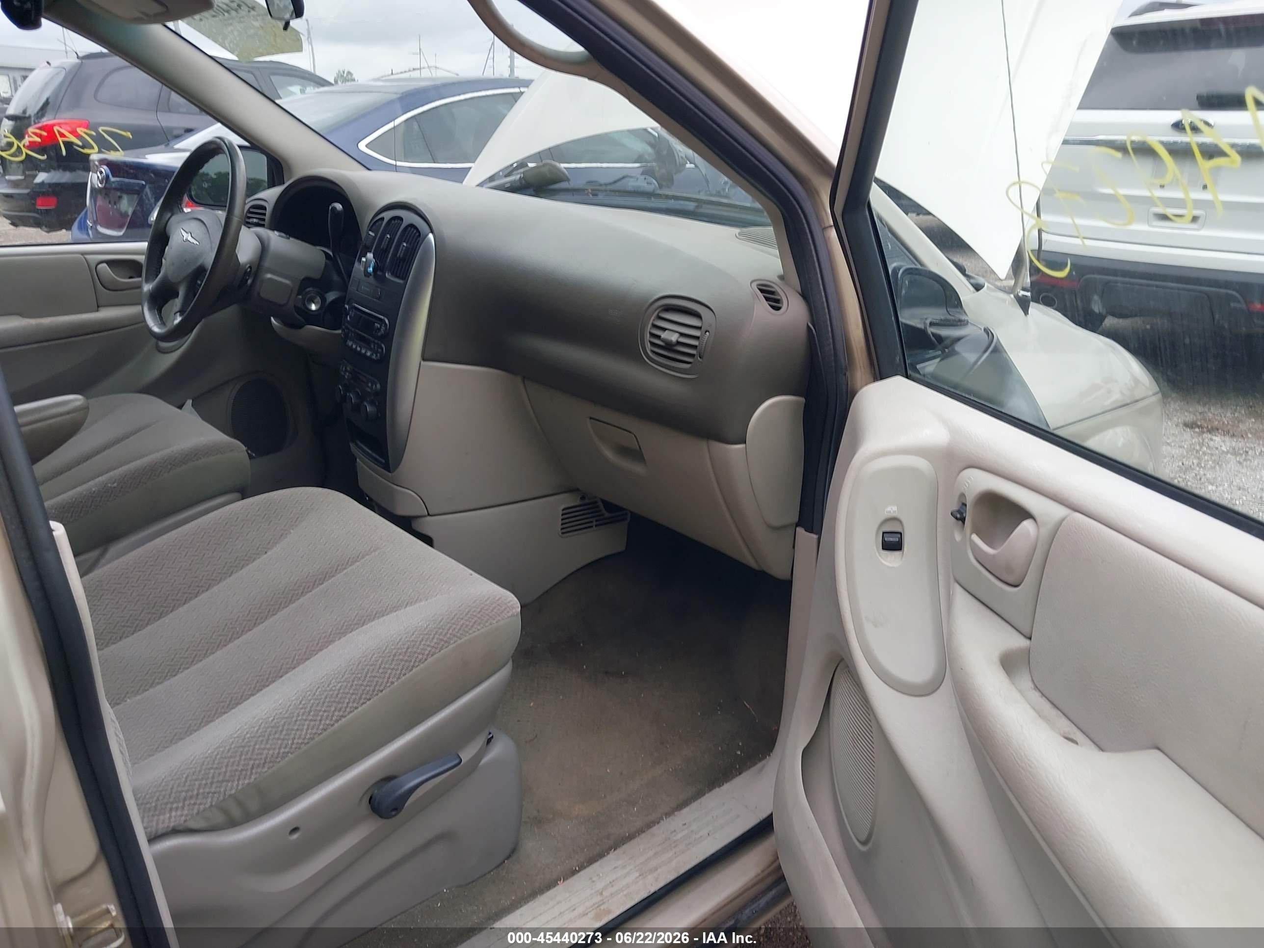 2007 Chrysler Town & Country Touring Gold vin: 2A4GP54LX7R133905