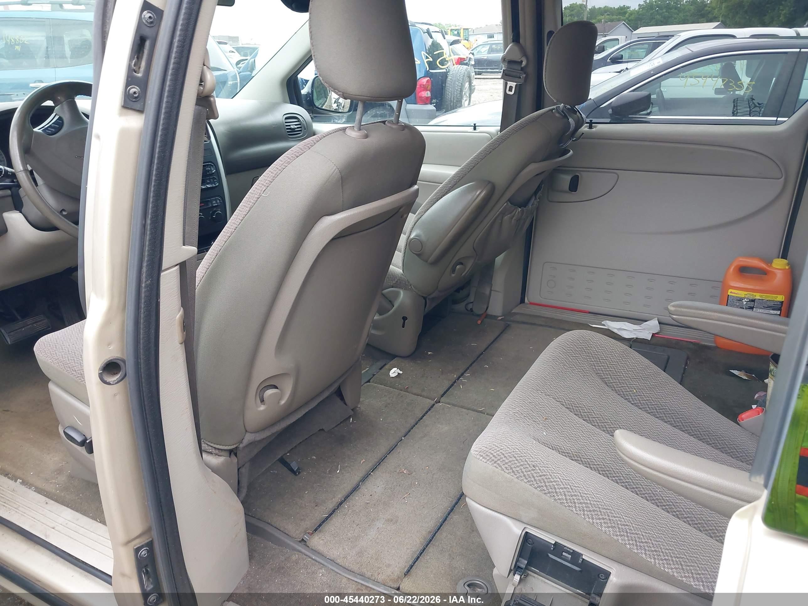 2007 Chrysler Town & Country Touring Gold vin: 2A4GP54LX7R133905