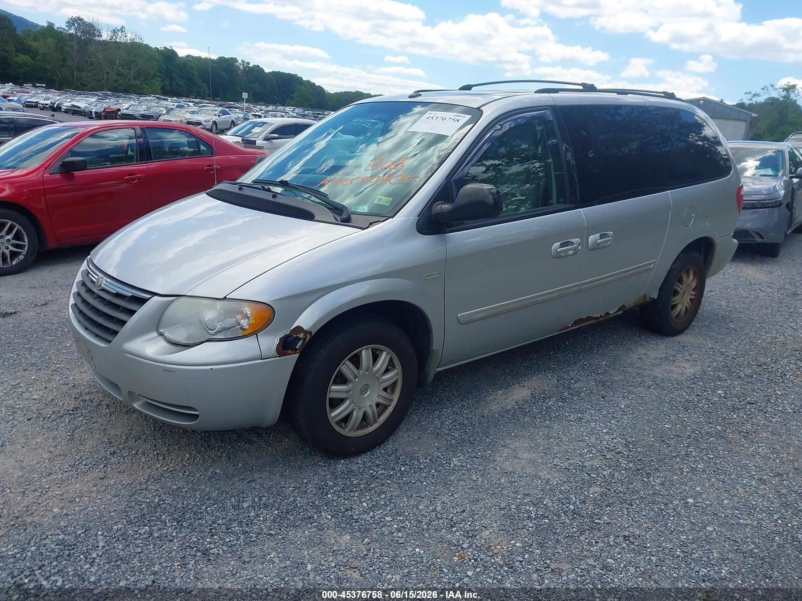 2007 Chrysler Town & Country Touring Silver vin: 2A4GP54LX7R197913