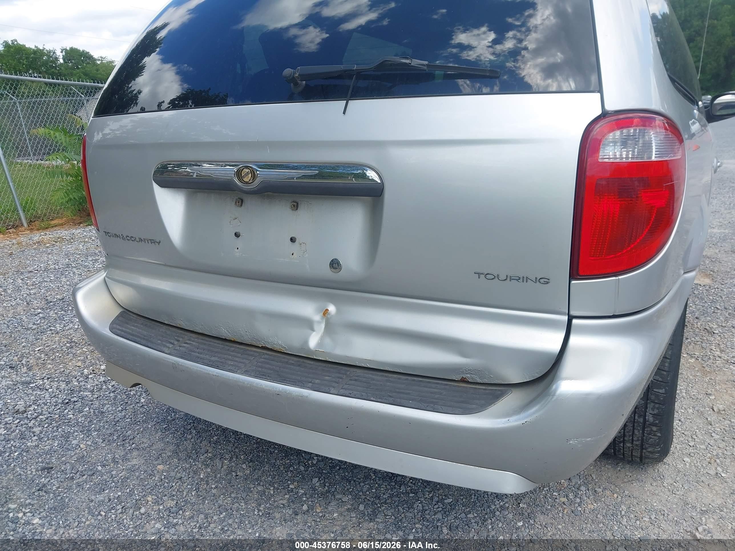 2007 Chrysler Town & Country Touring Silver vin: 2A4GP54LX7R197913