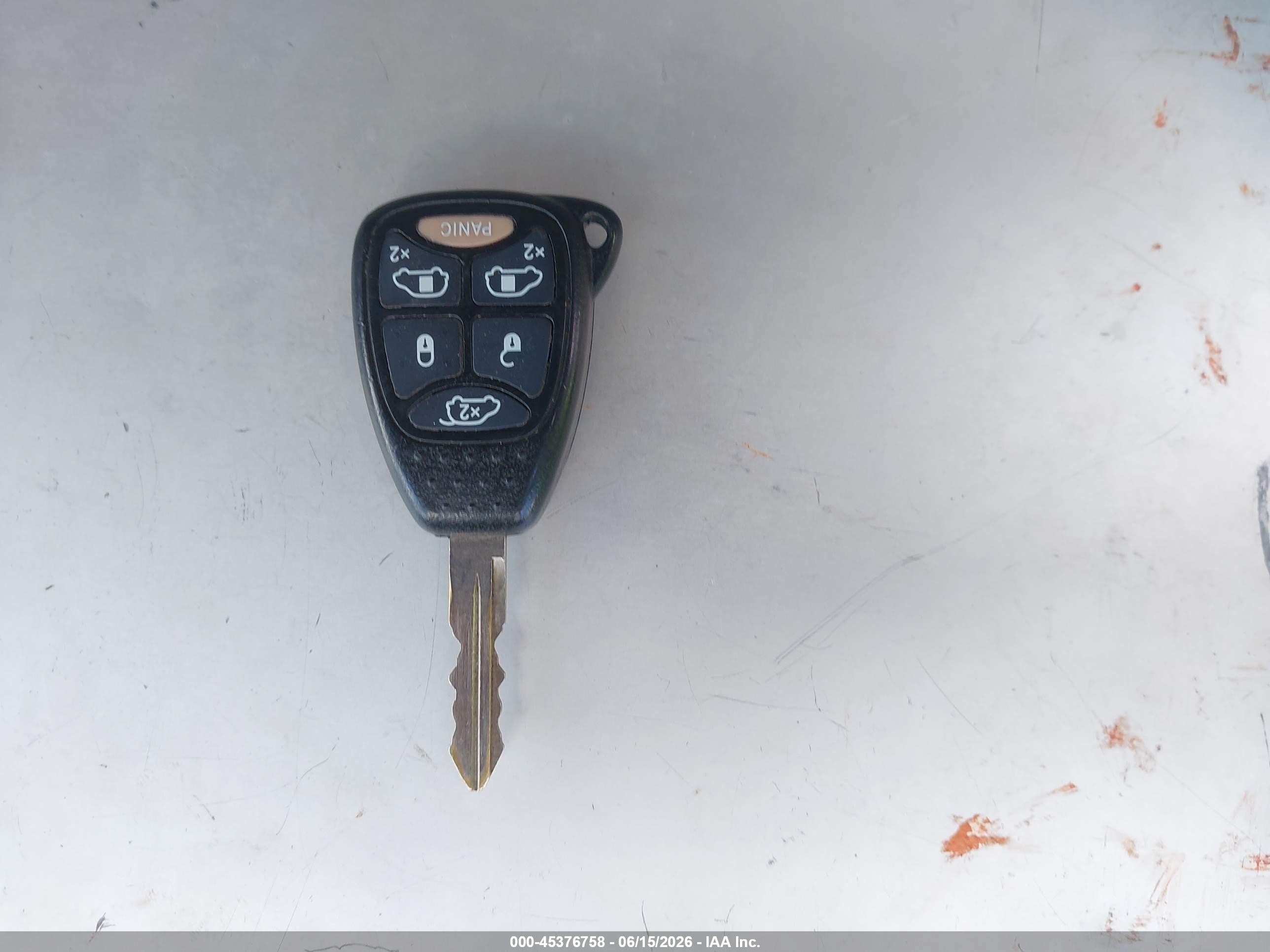 2007 Chrysler Town & Country Touring Silver vin: 2A4GP54LX7R197913