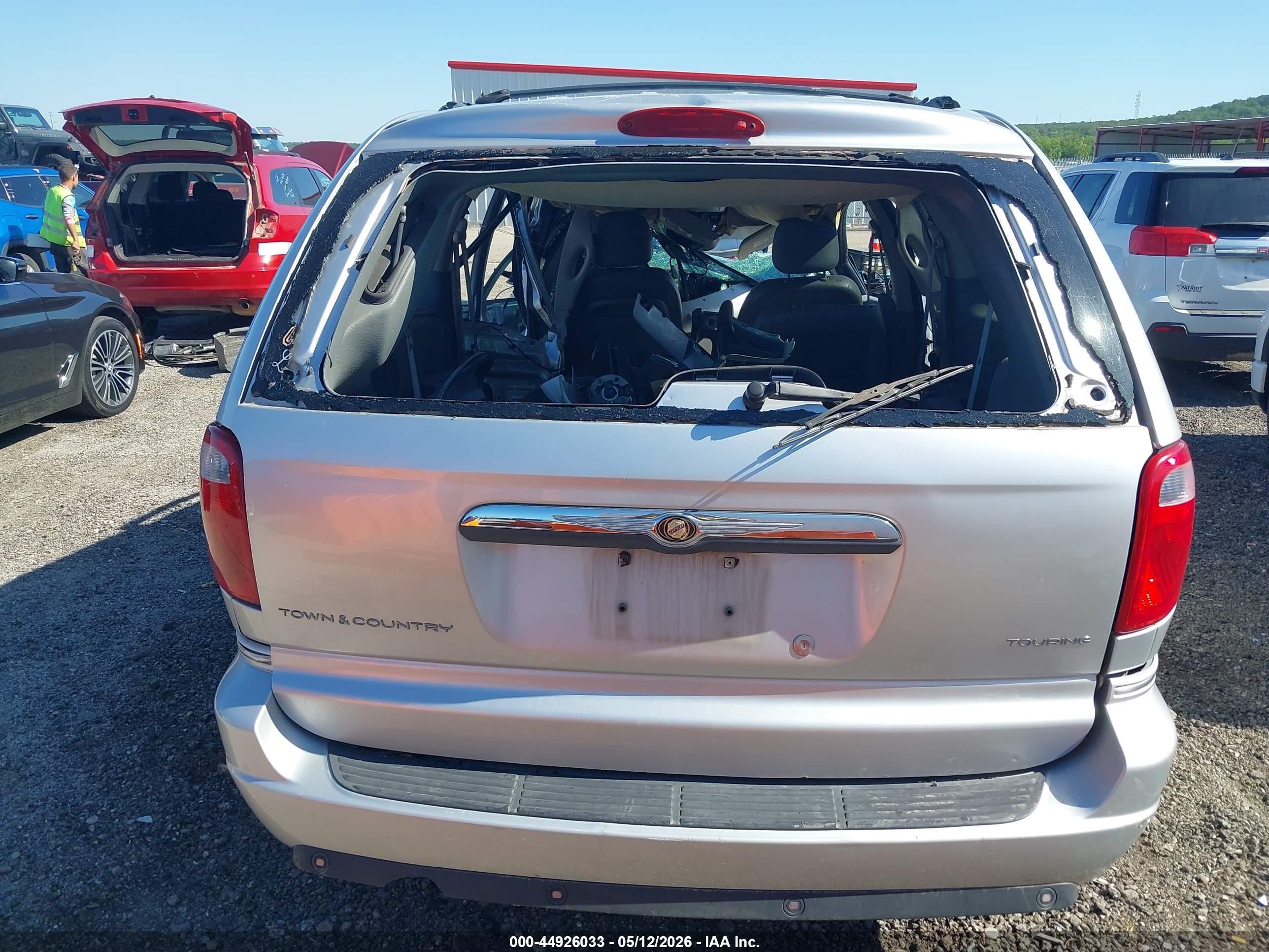 2007 Chrysler Town & Country Touring Silver vin: 2A4GP54LX7R208845