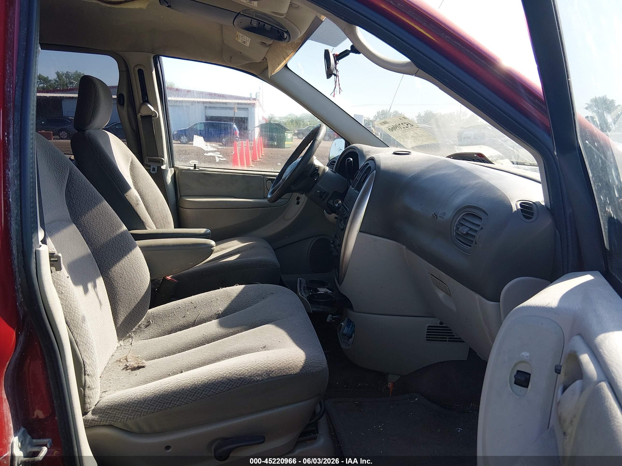 2007 Chrysler Town & Country Touring Red vin: 2A4GP54LX7R262226