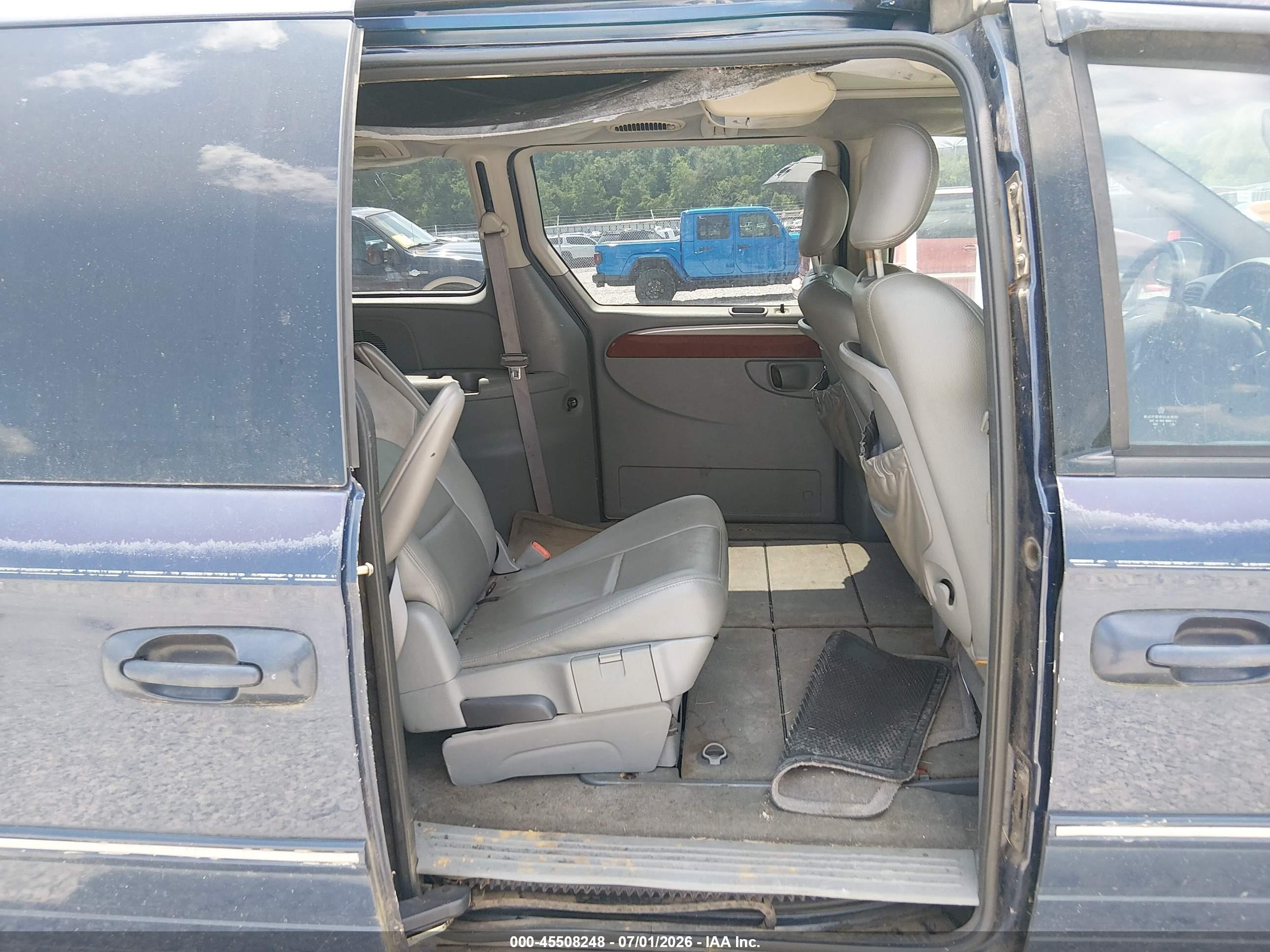 2006 Chrysler Town & Country Limited Blue vin: 2A4GP64L06R751576