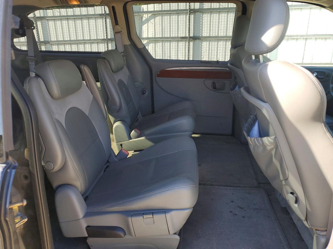 2006 Chrysler Town & Country Limited Black vin: 2A4GP64L26R809431