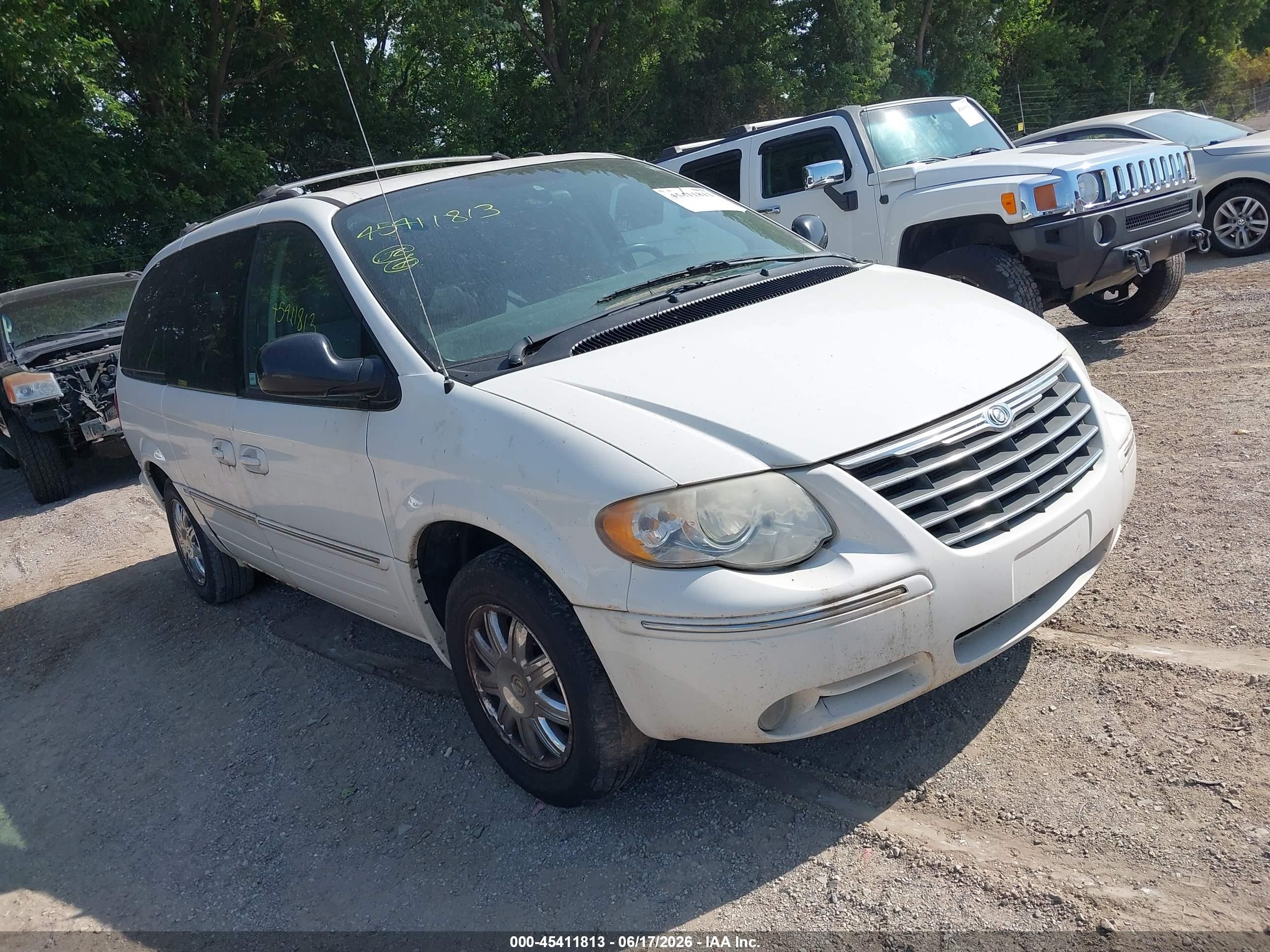 2006 Chrysler Town & Country Limited Белый vin: 2A4GP64L36R640245