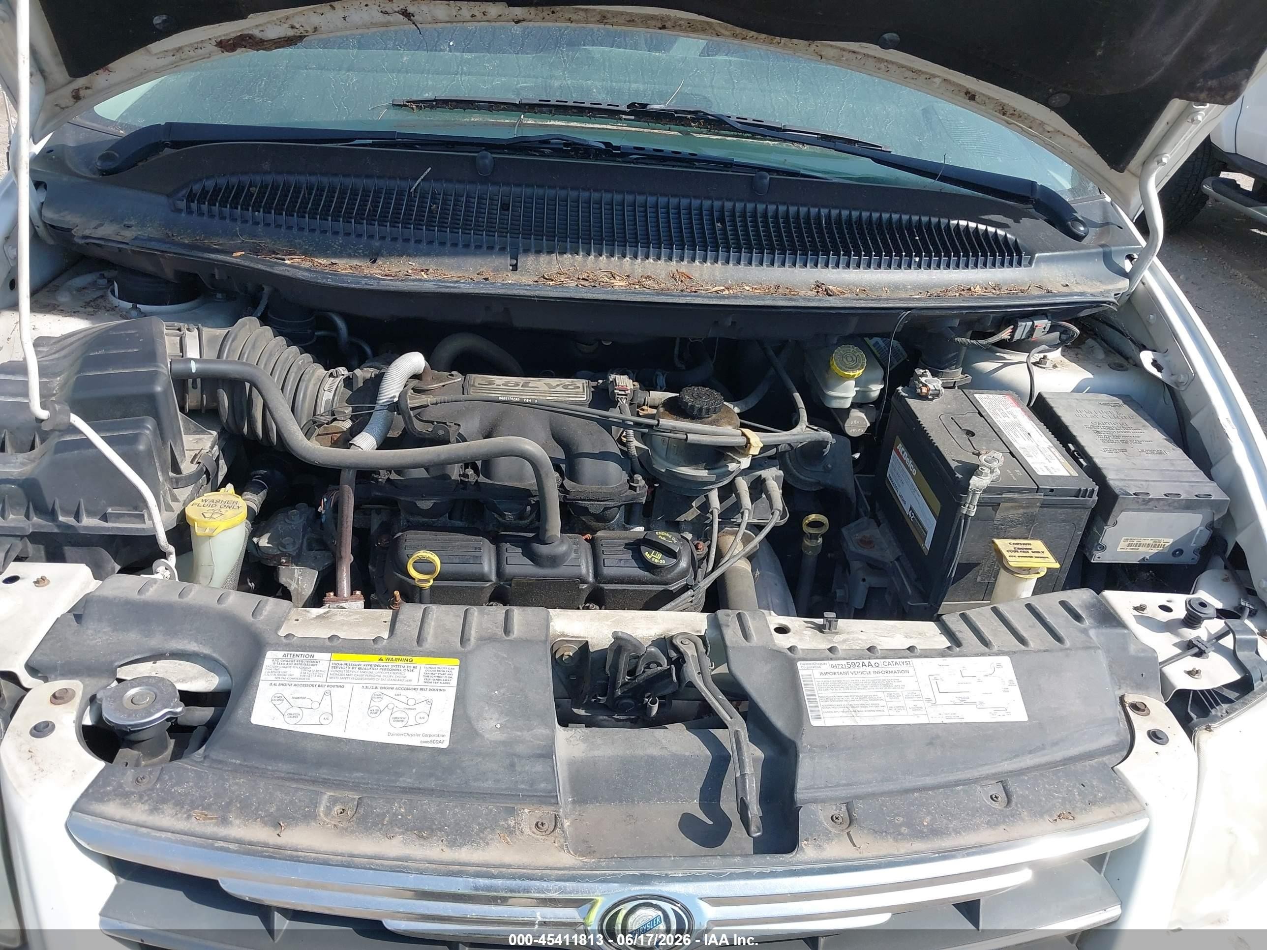 2006 Chrysler Town & Country Limited White vin: 2A4GP64L36R640245