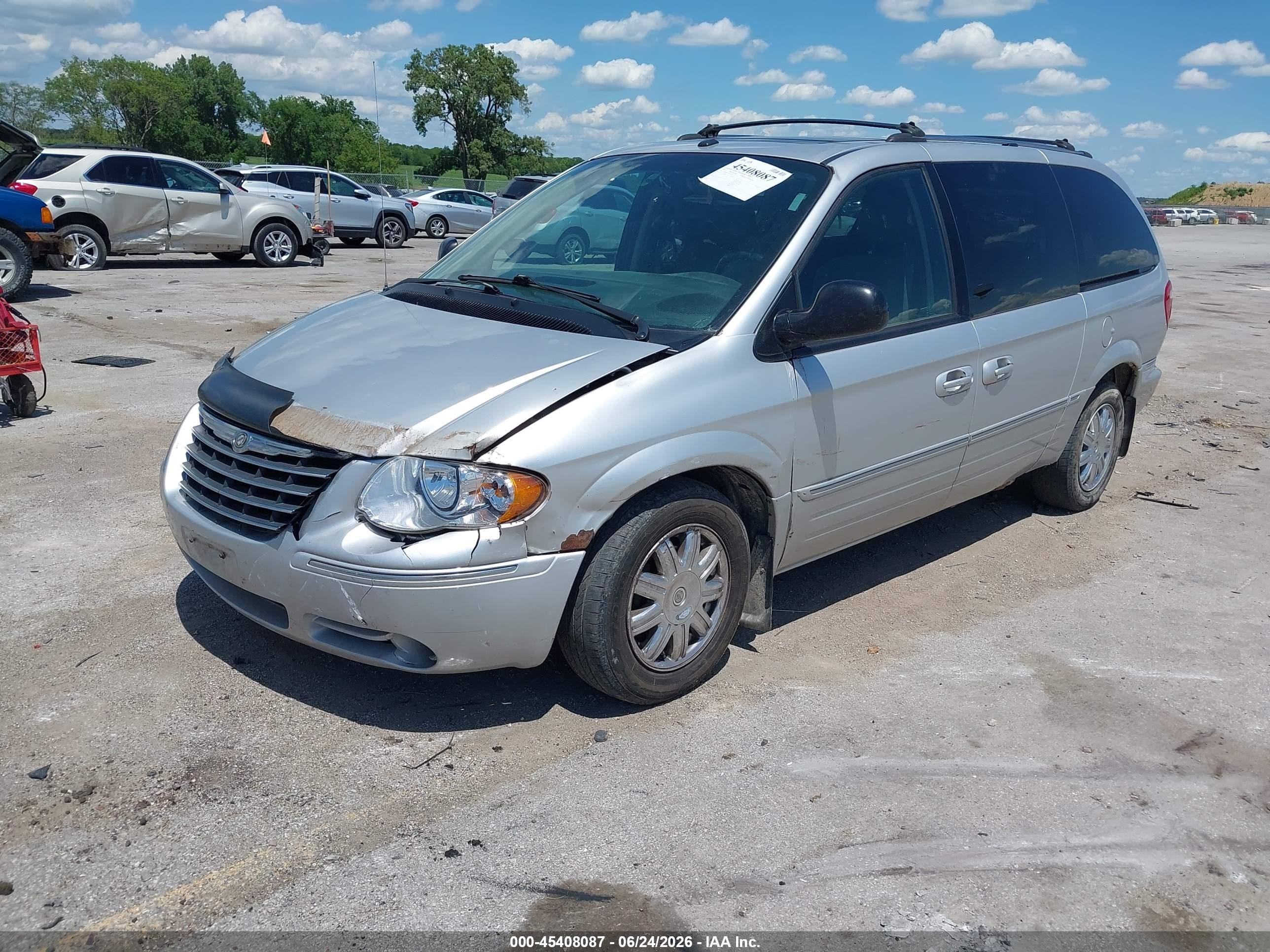 2007 Chrysler Town & Country Limited Silver vin: 2A4GP64L37R210295