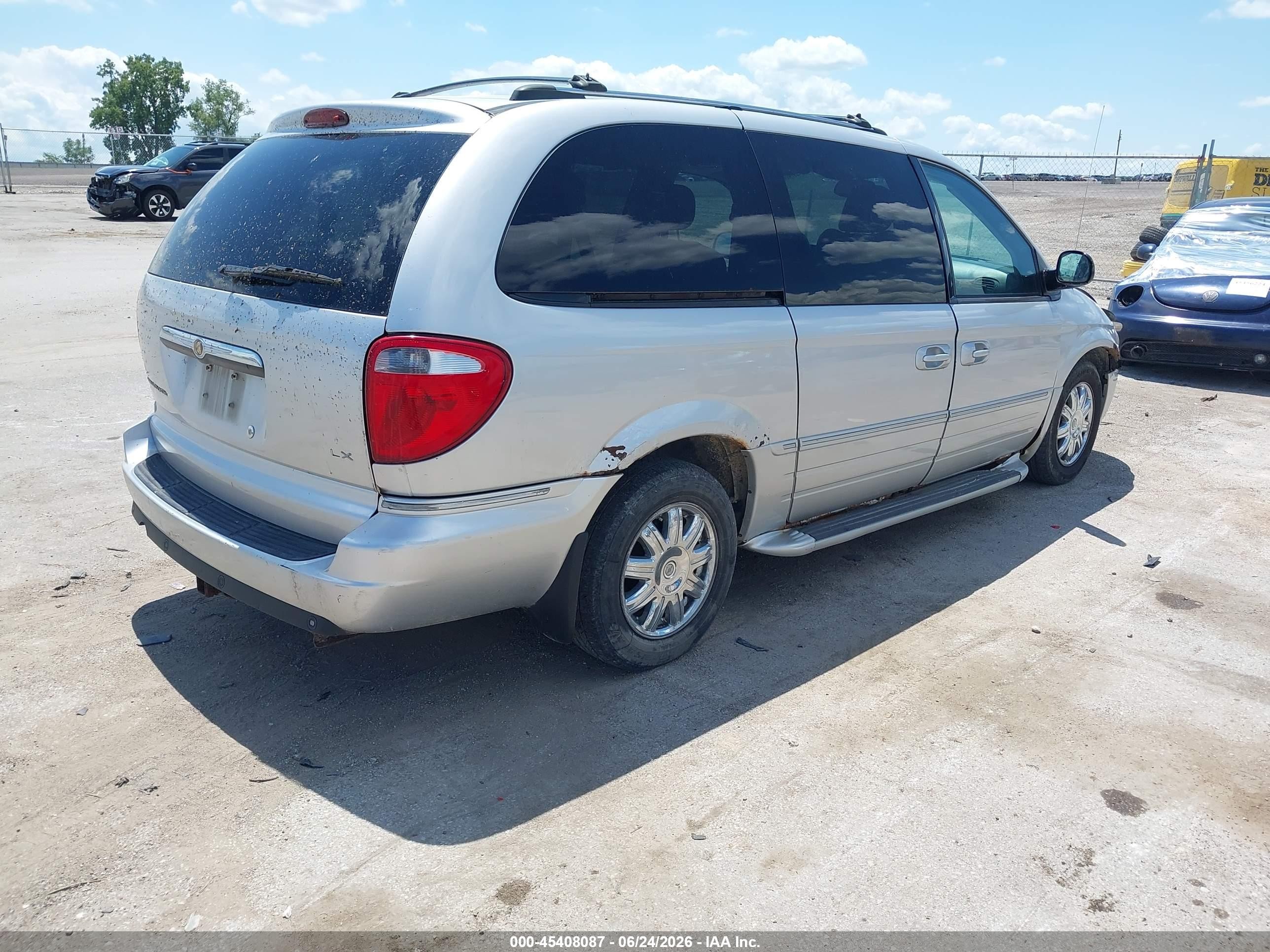 2007 Chrysler Town & Country Limited Silver vin: 2A4GP64L37R210295