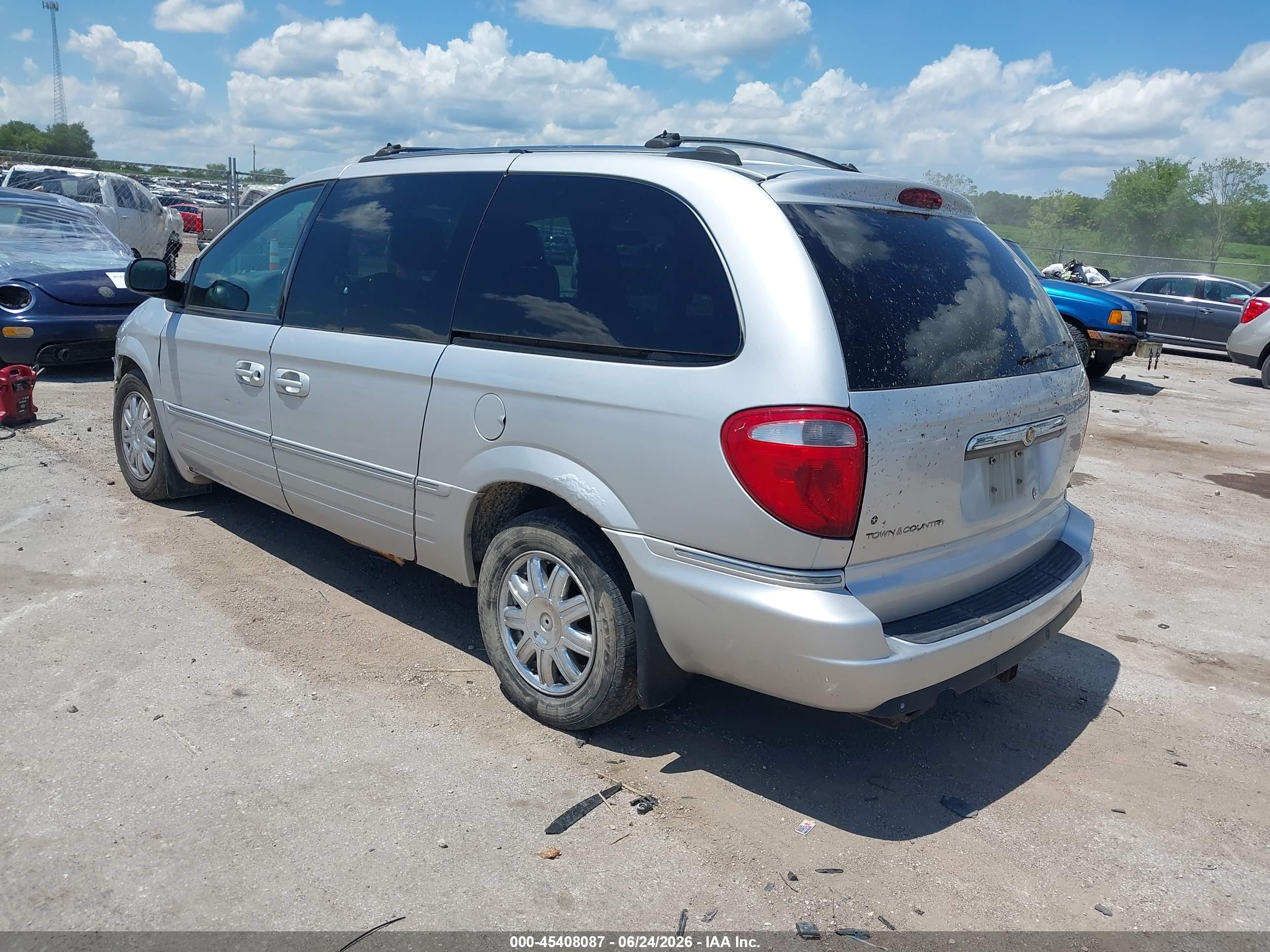 2007 Chrysler Town & Country Limited Silver vin: 2A4GP64L37R210295