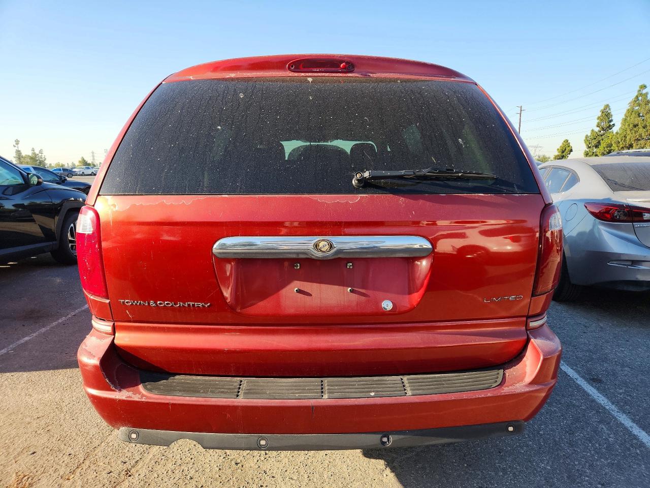 2007 Chrysler Town & Country Limited Red vin: 2A4GP64L57R314691