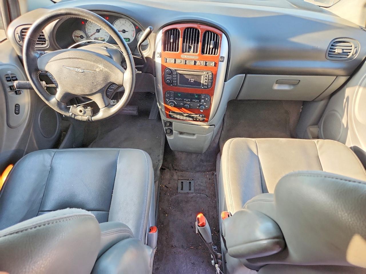 2007 Chrysler Town & Country Limited Red vin: 2A4GP64L57R314691