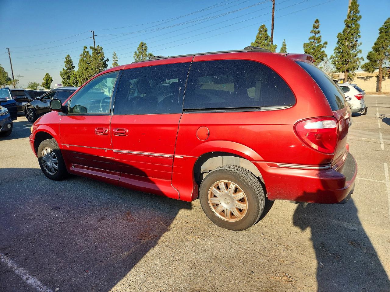 2007 Chrysler Town & Country Limited Red vin: 2A4GP64L57R314691