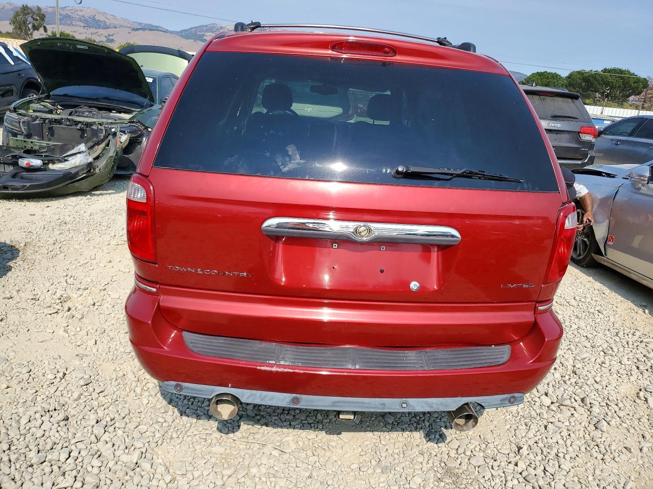 2006 Chrysler Town & Country Limited Red vin: 2A4GP64L76R708854