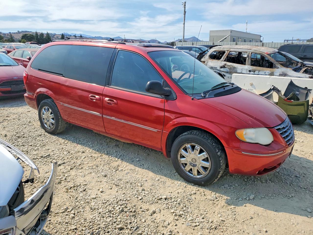 2006 Chrysler Town & Country Limited Red vin: 2A4GP64L76R708854