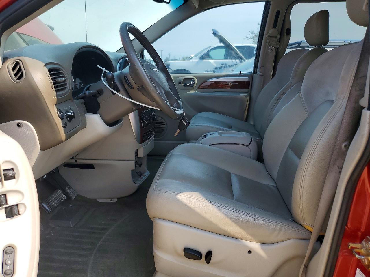 2006 Chrysler Town & Country Limited Red vin: 2A4GP64L76R708854