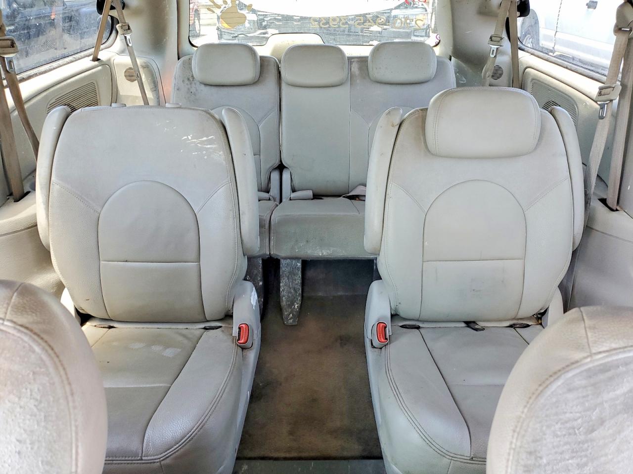 2007 Chrysler Town & Country Limited Silver vin: 2A4GP64LX7R260532