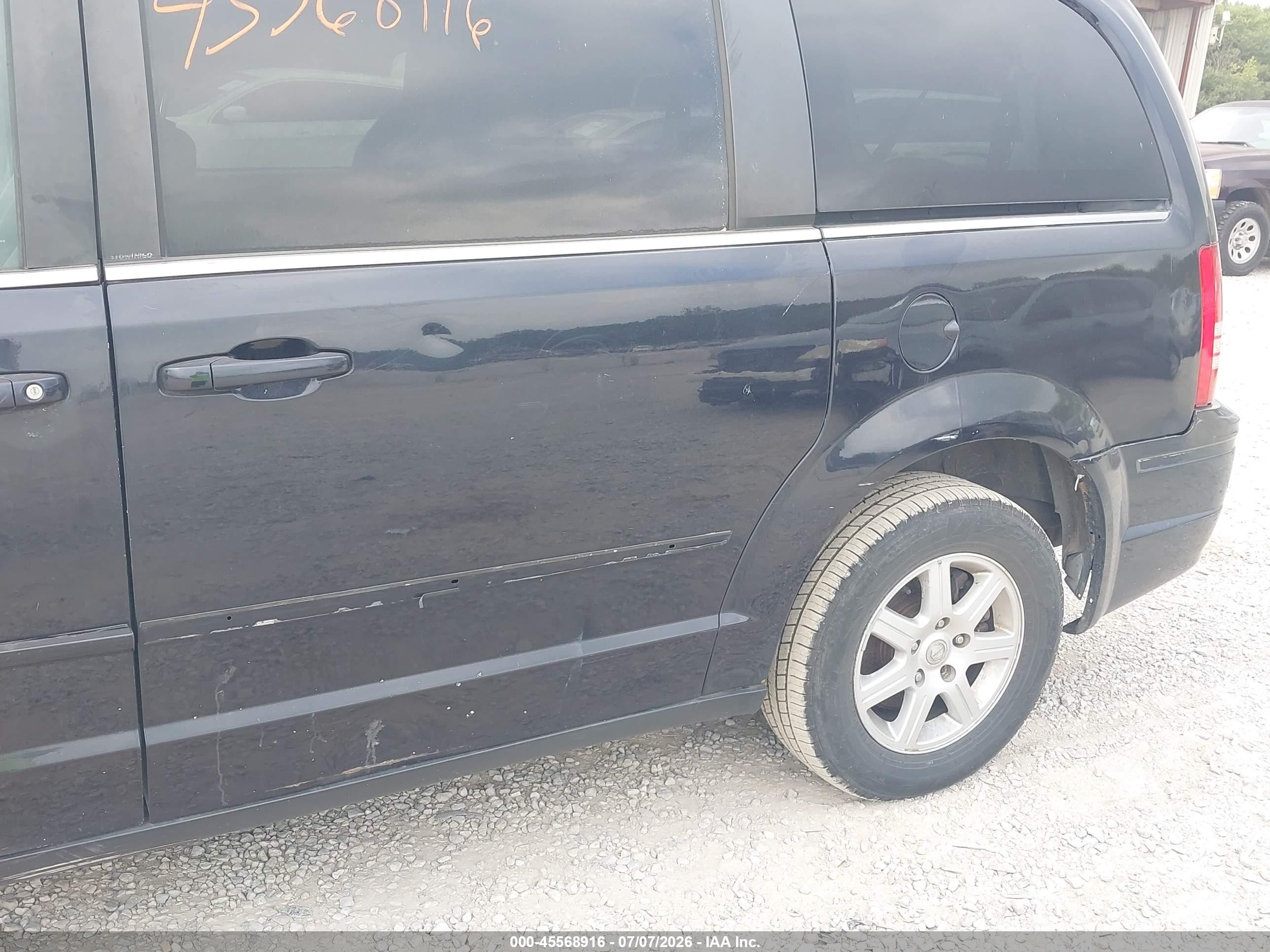 2010 Chrysler Town & Country New Lx Черный vin: 2A4RR2D13AR338389