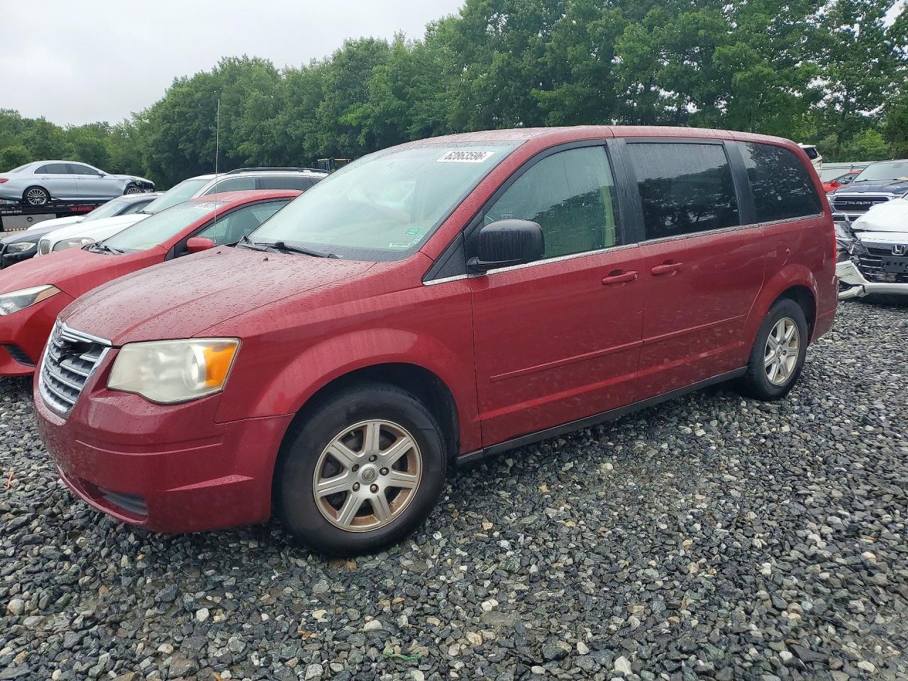 2010 Chrysler Town & Country Lx Red vin: 2A4RR2D13AR428819