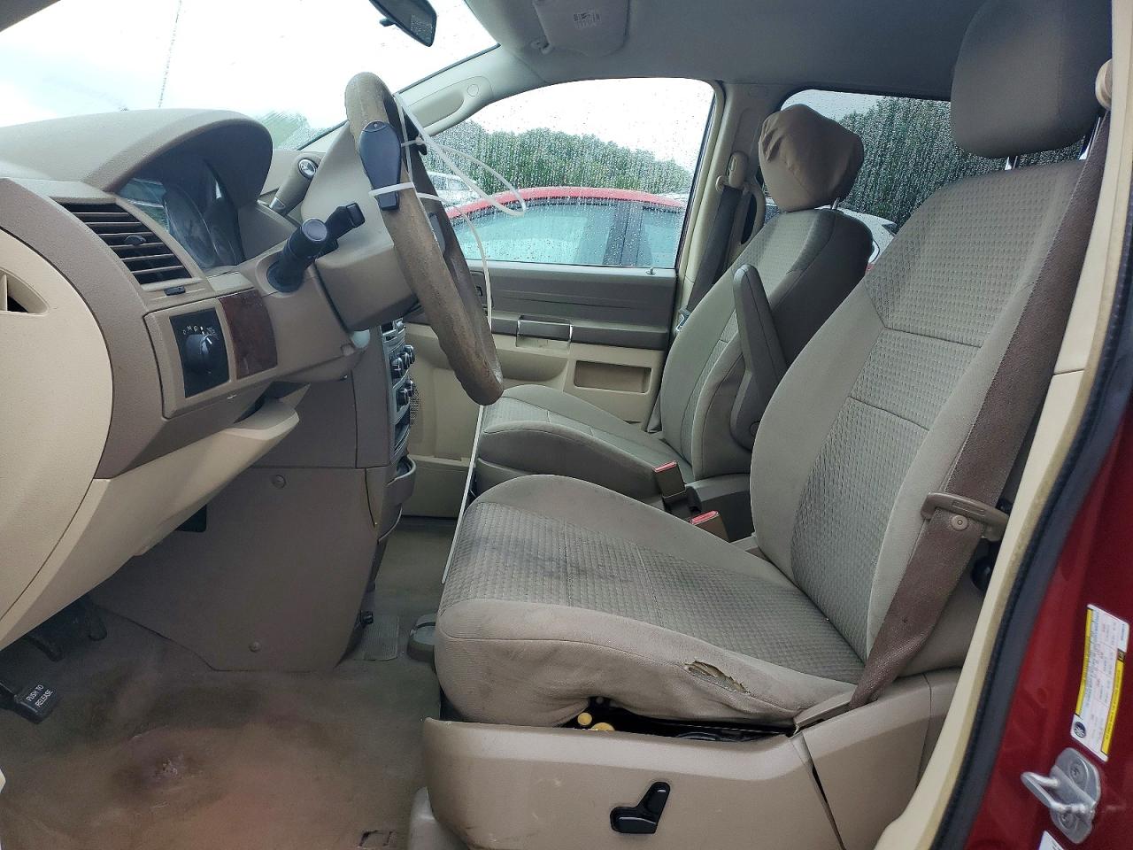 2010 Chrysler Town & Country Lx Red vin: 2A4RR2D13AR428819