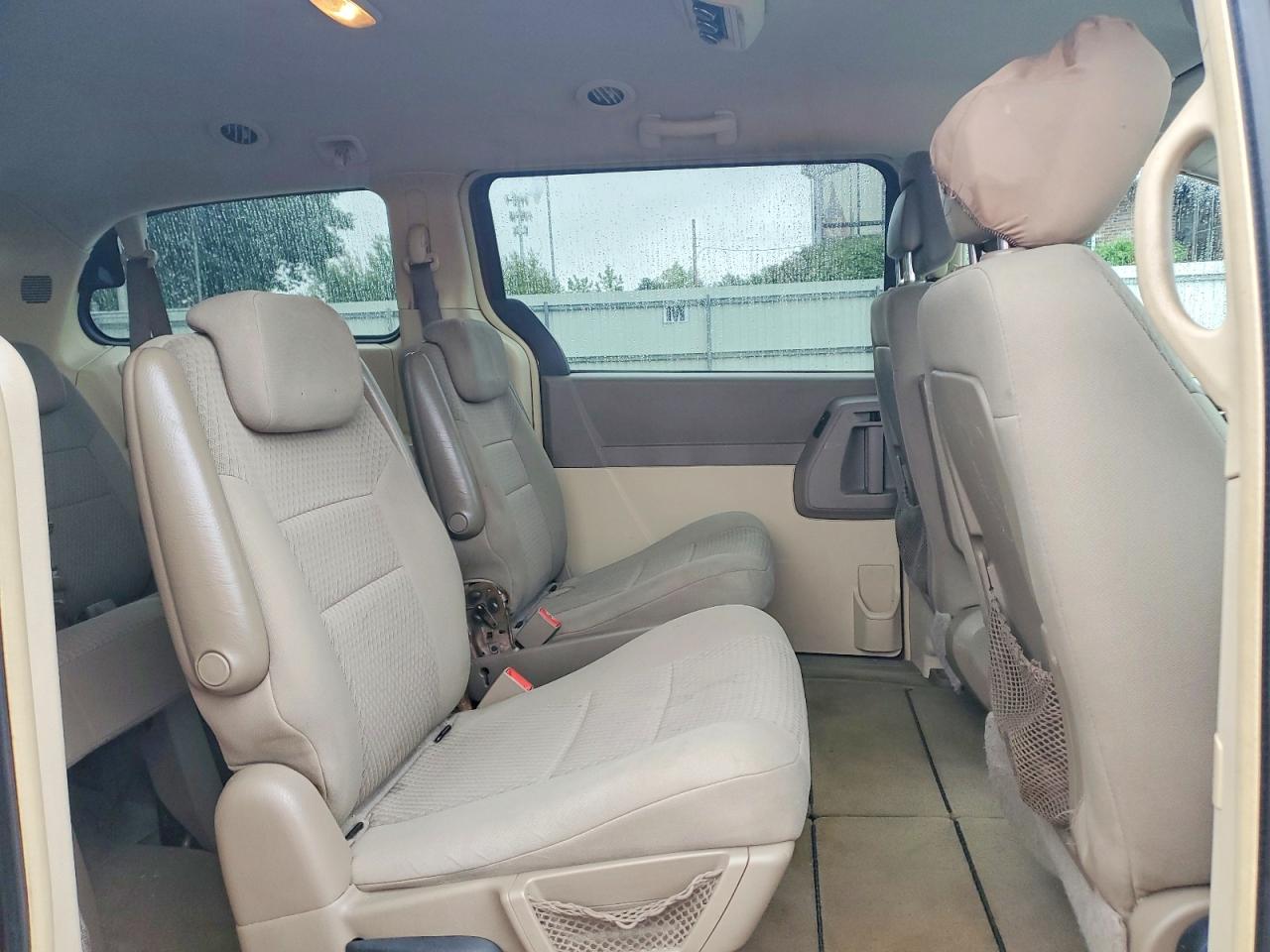 2010 Chrysler Town & Country Lx Red vin: 2A4RR2D13AR428819