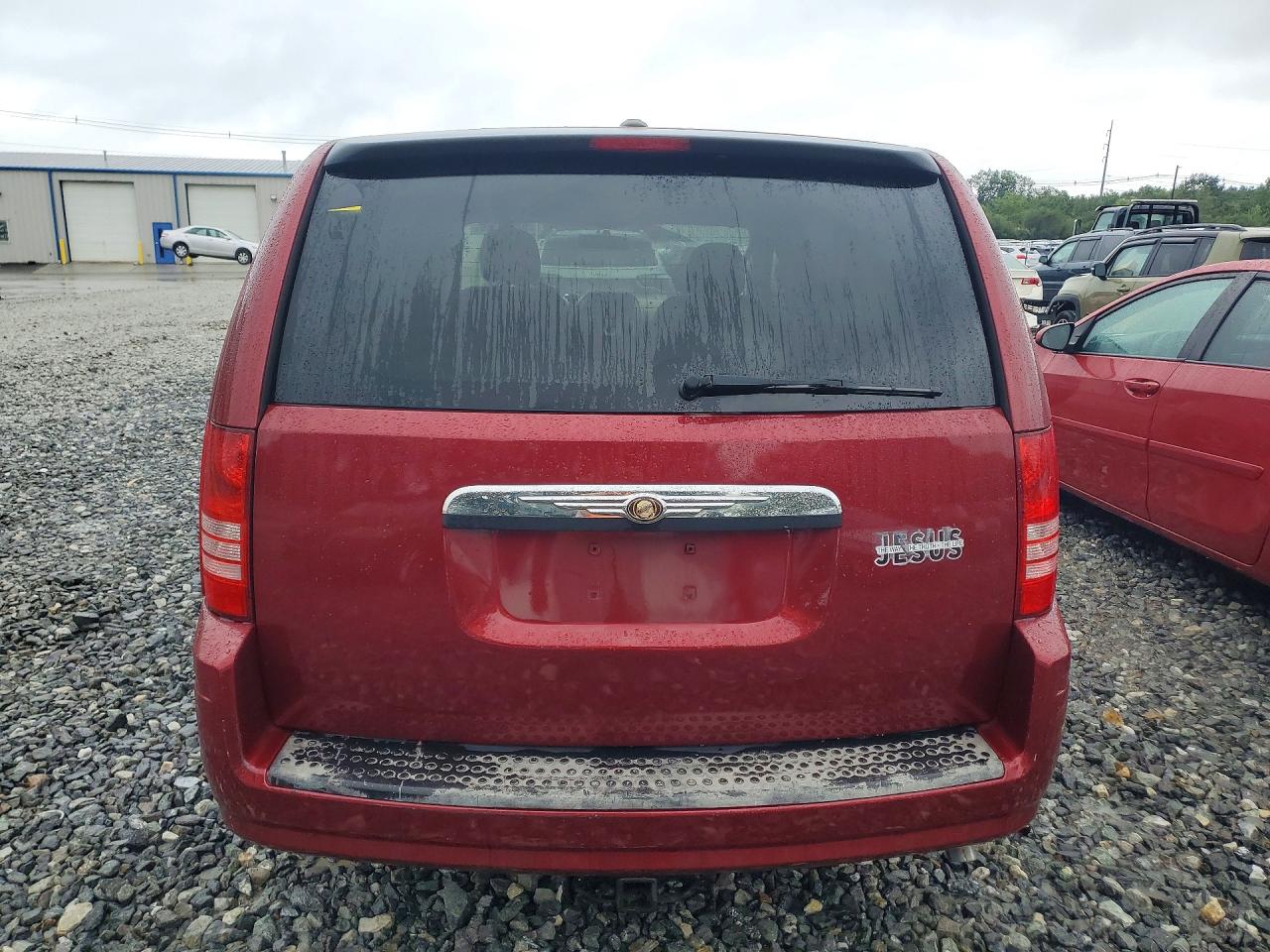 2010 Chrysler Town & Country Lx Red vin: 2A4RR2D13AR428819