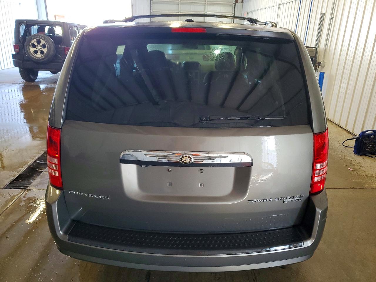 2010 Chrysler Town & Country Lx Green vin: 2A4RR2D13AR442218