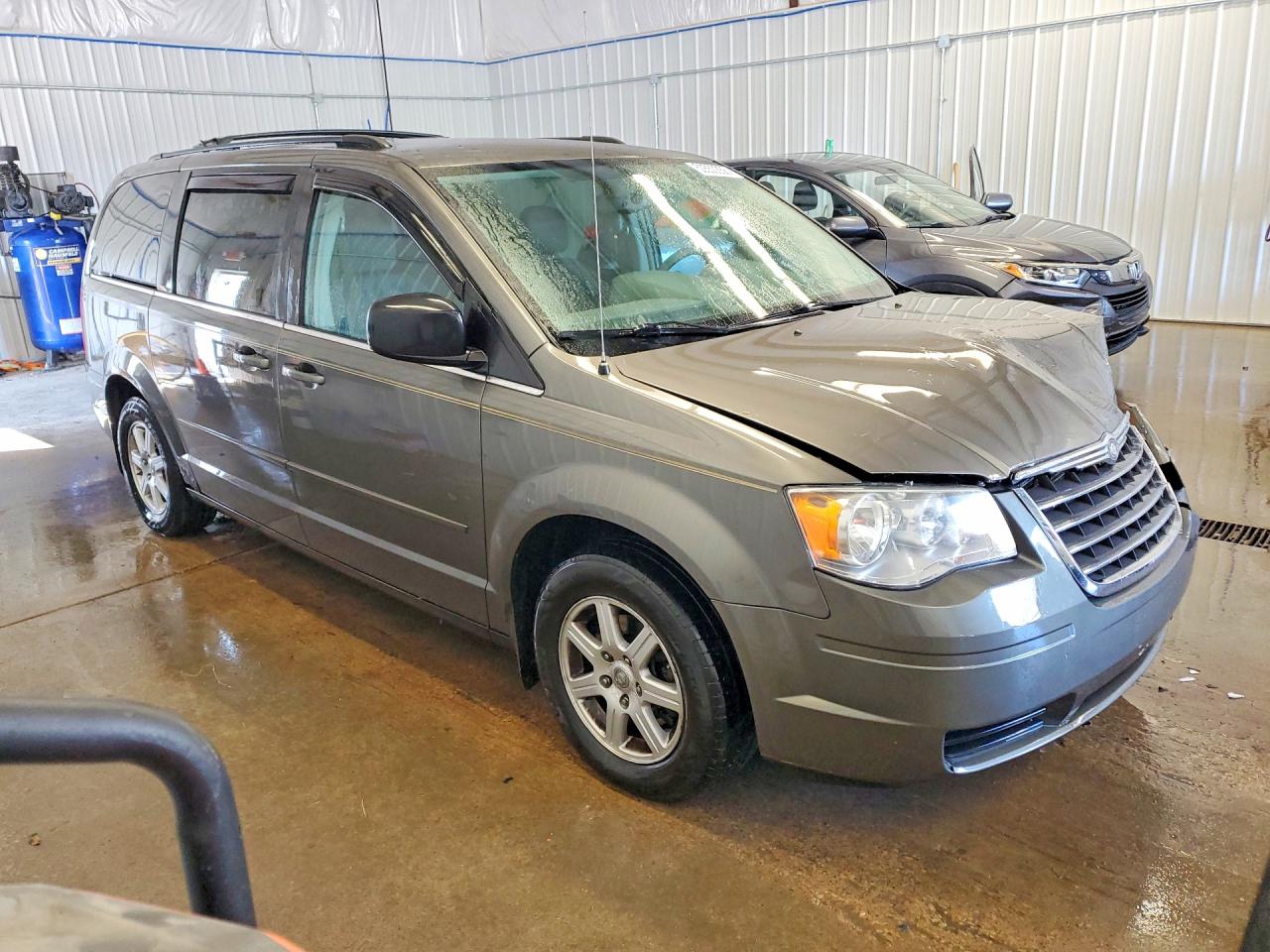 2010 Chrysler Town & Country Lx Green vin: 2A4RR2D13AR442218