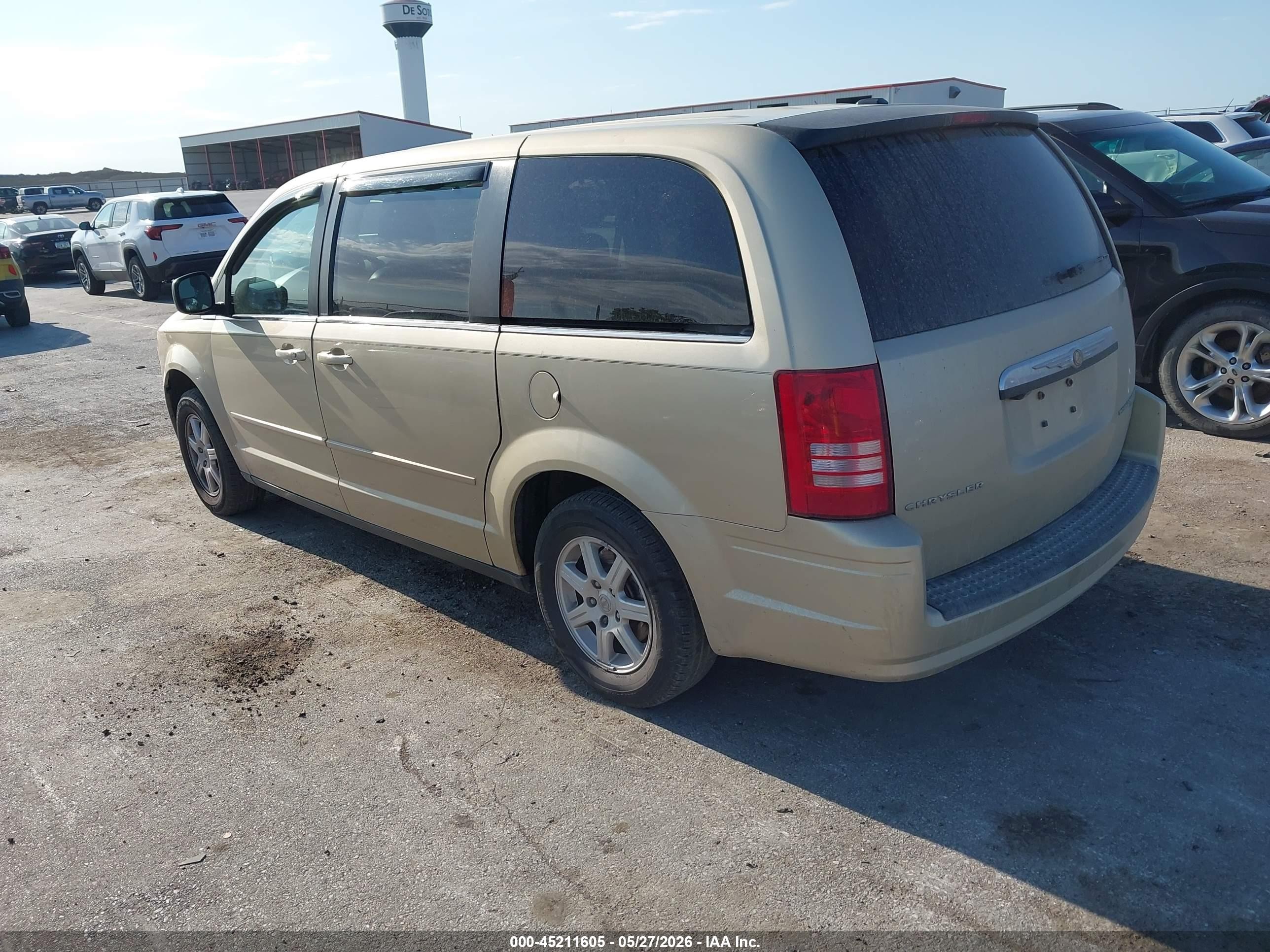 2010 Chrysler Town & Country New Lx Gold vin: 2A4RR2D16AR405051