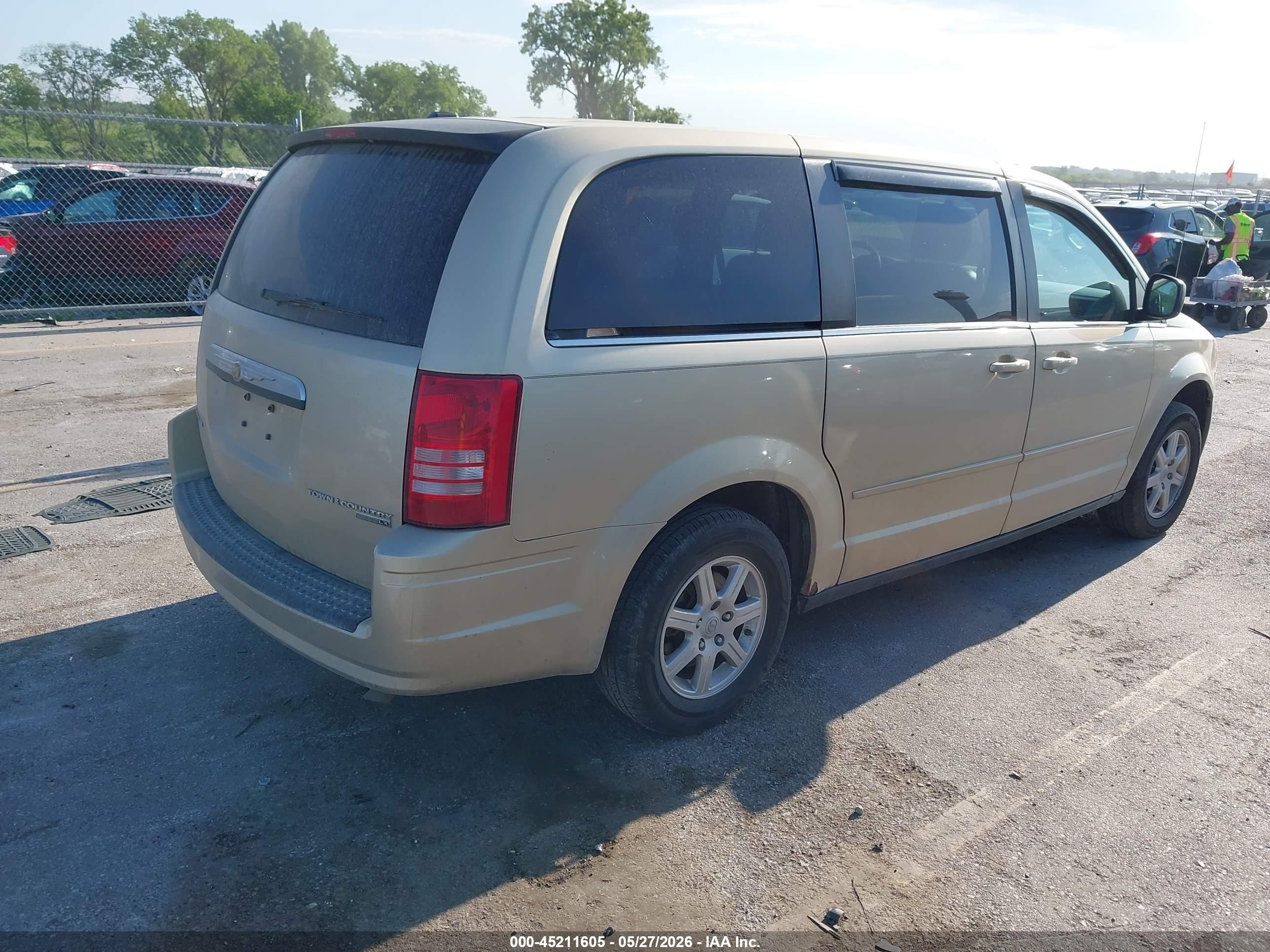 2010 Chrysler Town & Country New Lx Gold vin: 2A4RR2D16AR405051