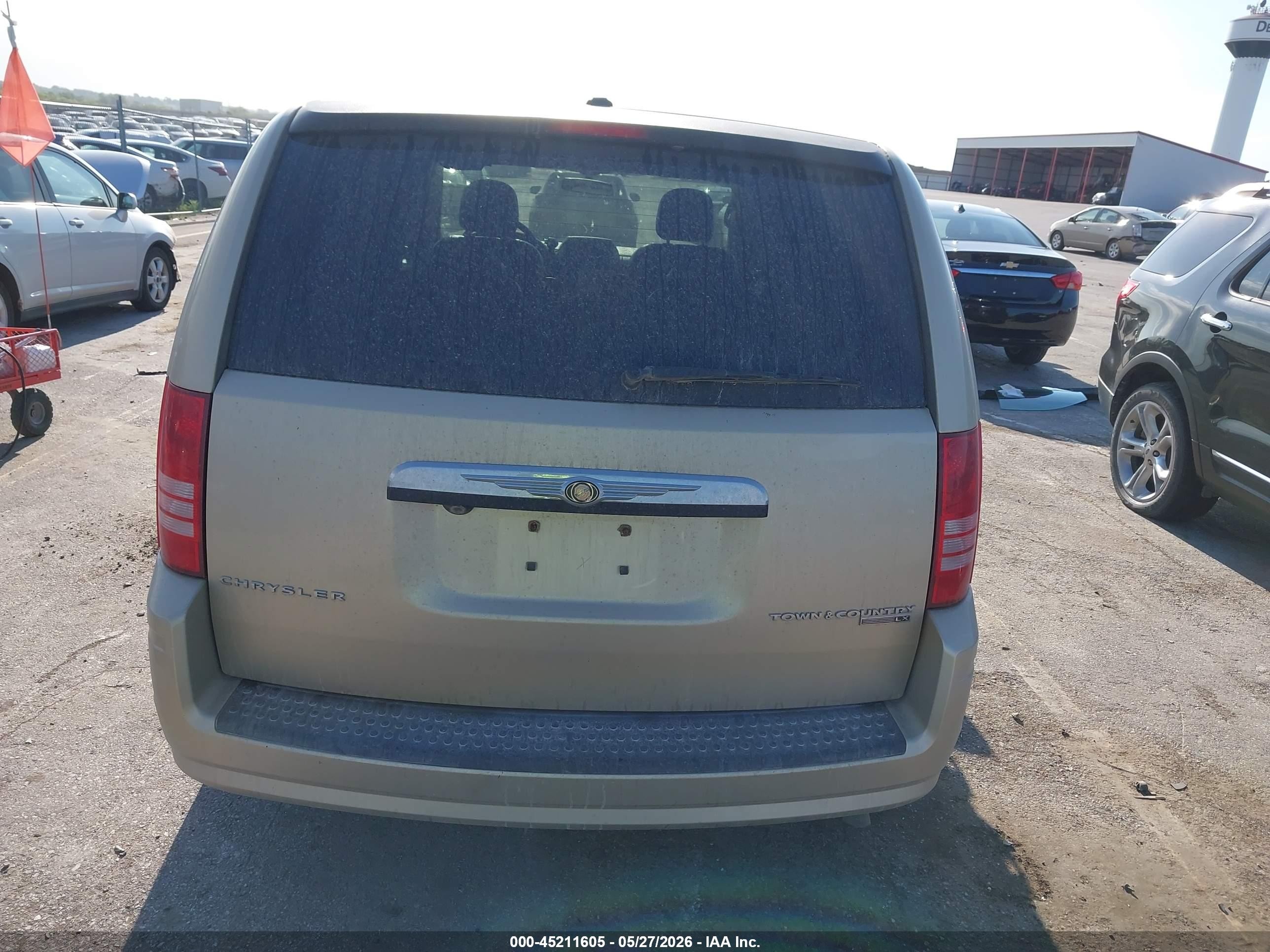 2010 Chrysler Town & Country New Lx Gold vin: 2A4RR2D16AR405051