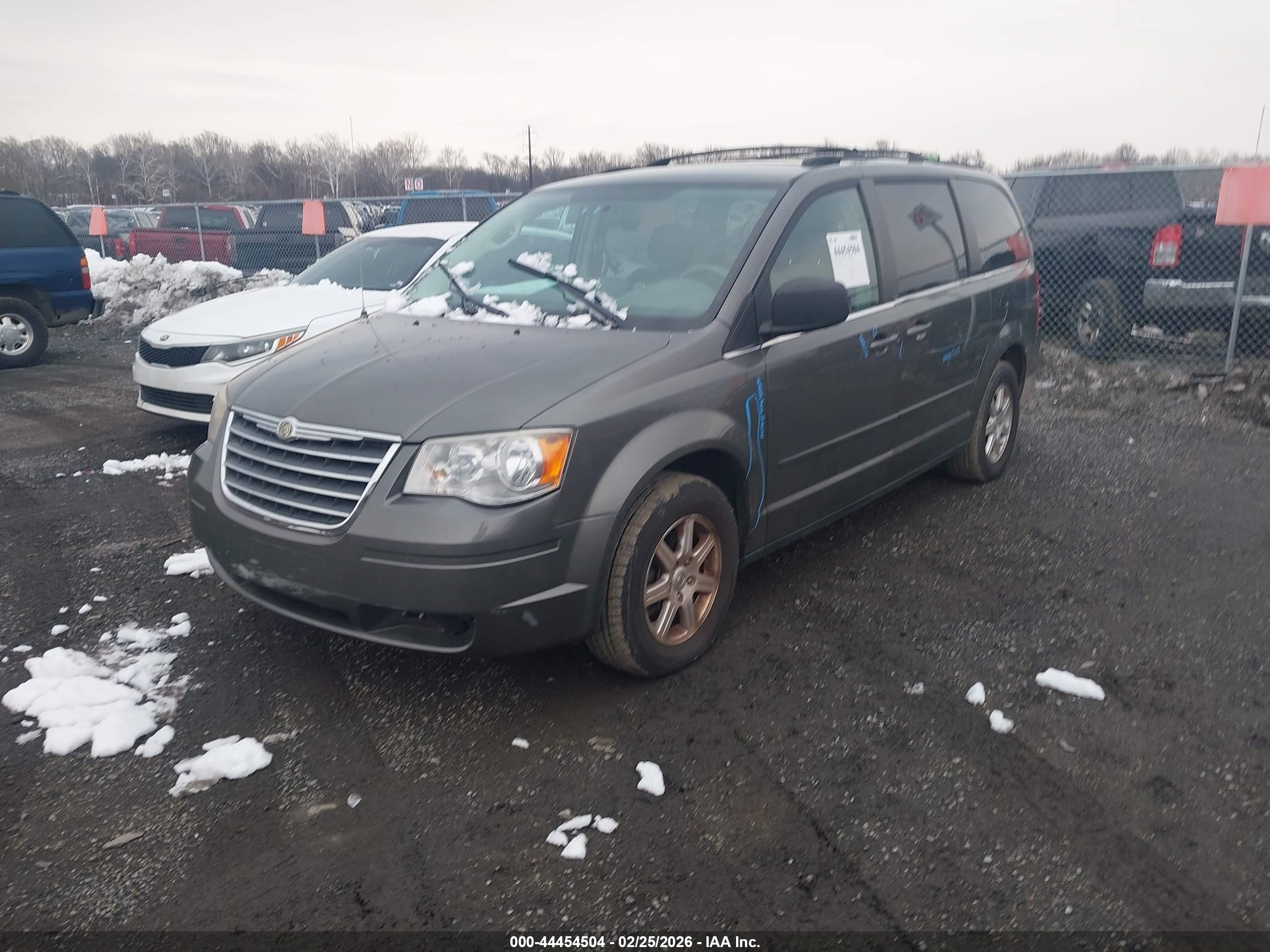 2010 Chrysler Town & Country New Lx Серый vin: 2A4RR2D17AR454503