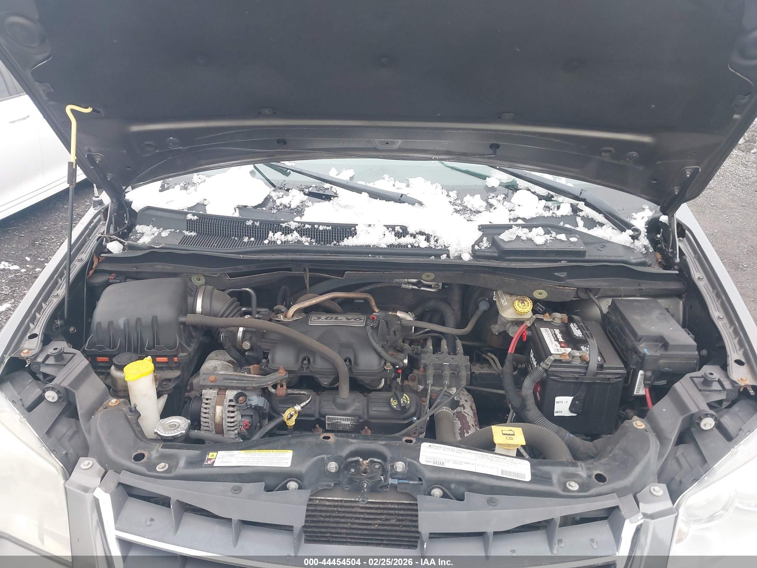 2010 Chrysler Town & Country New Lx Серый vin: 2A4RR2D17AR454503