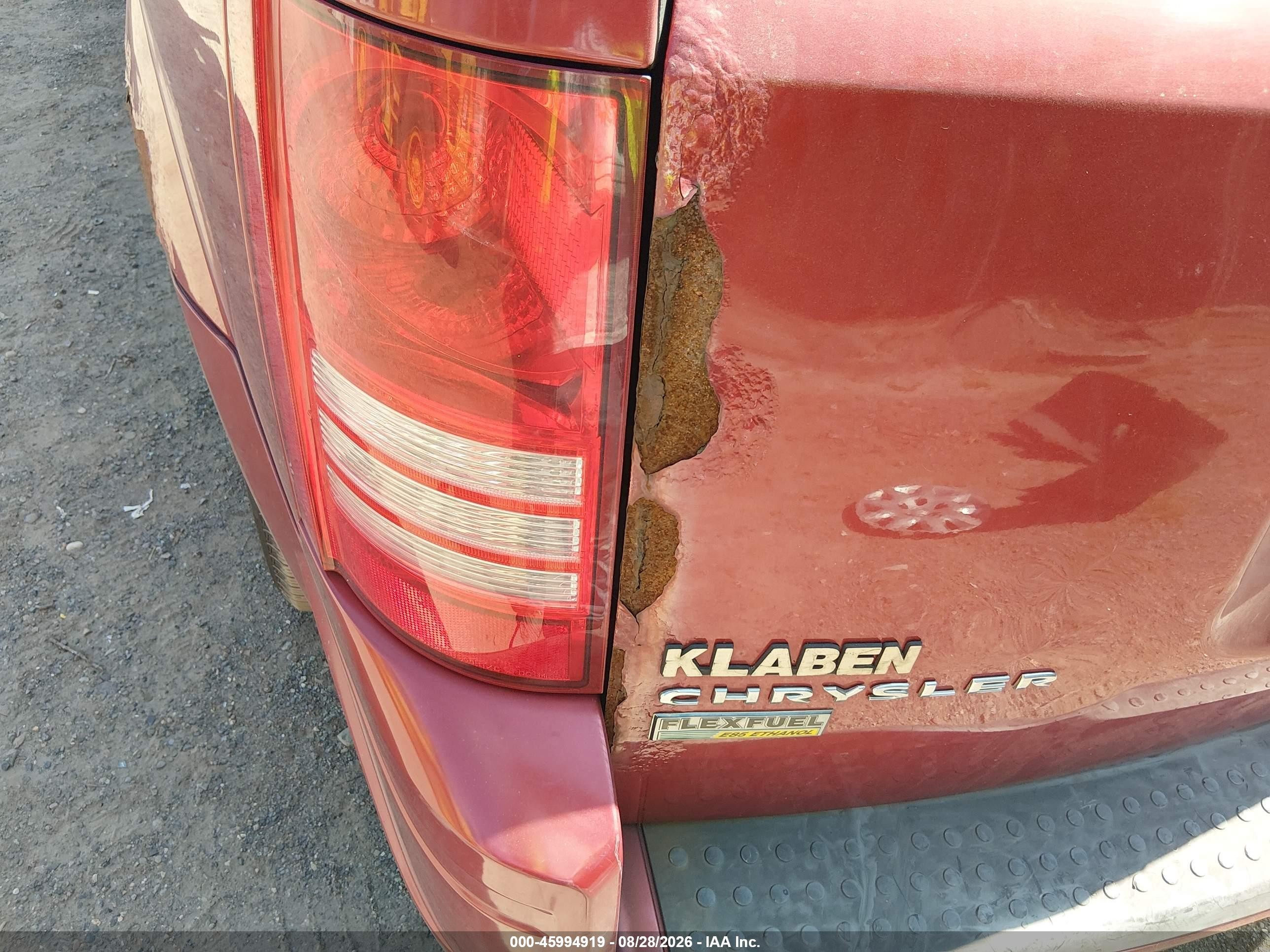 2010 Chrysler Town & Country Lx Red vin: 2A4RR4DE2AR150669