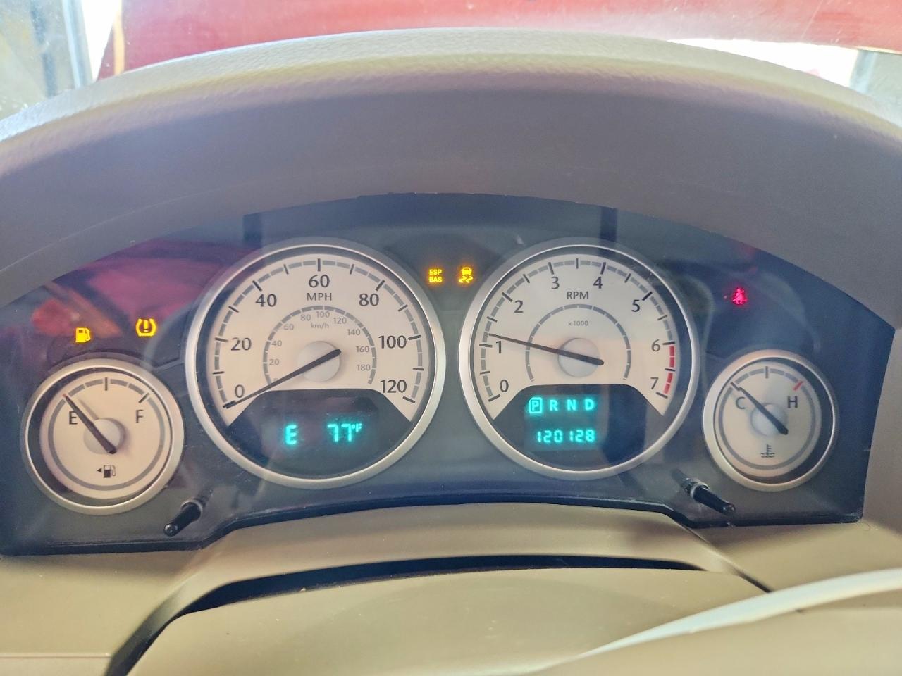2010 Chrysler Town & Country Lx Red vin: 2A4RR4DE2AR250111
