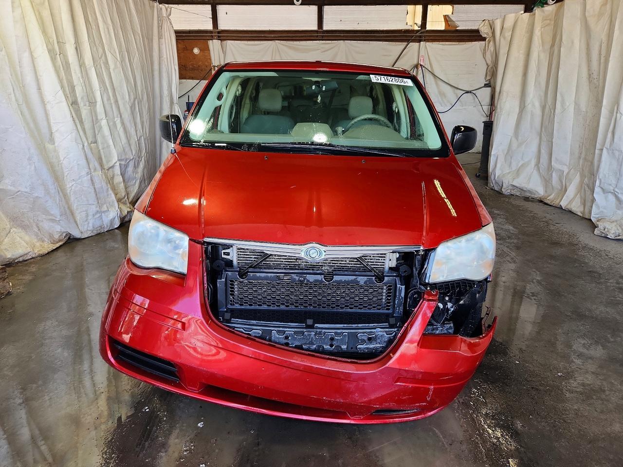 2010 Chrysler Town & Country Lx Red vin: 2A4RR4DE2AR250111