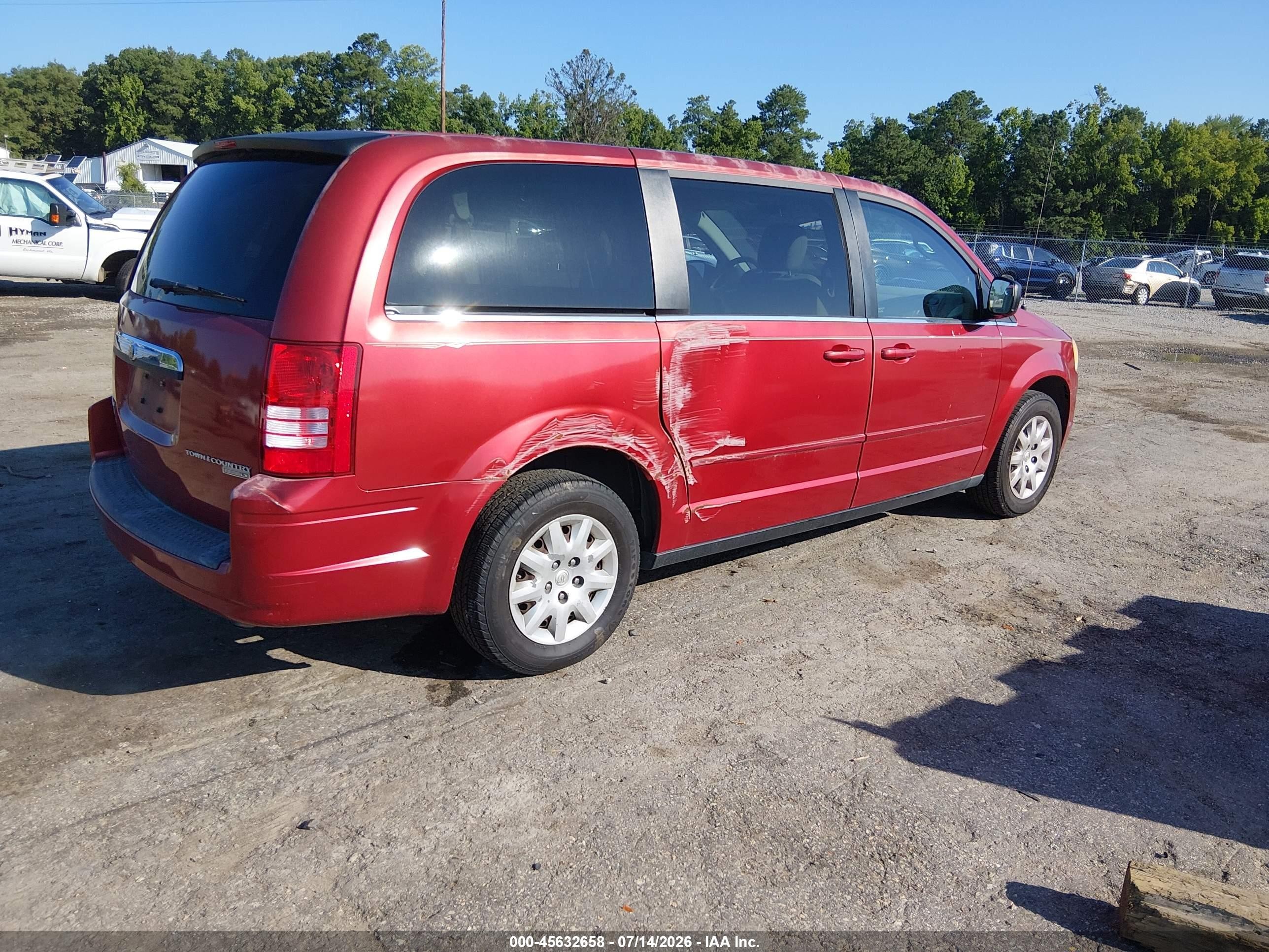 2010 Chrysler Town & Country Lx Red vin: 2A4RR4DE3AR241725