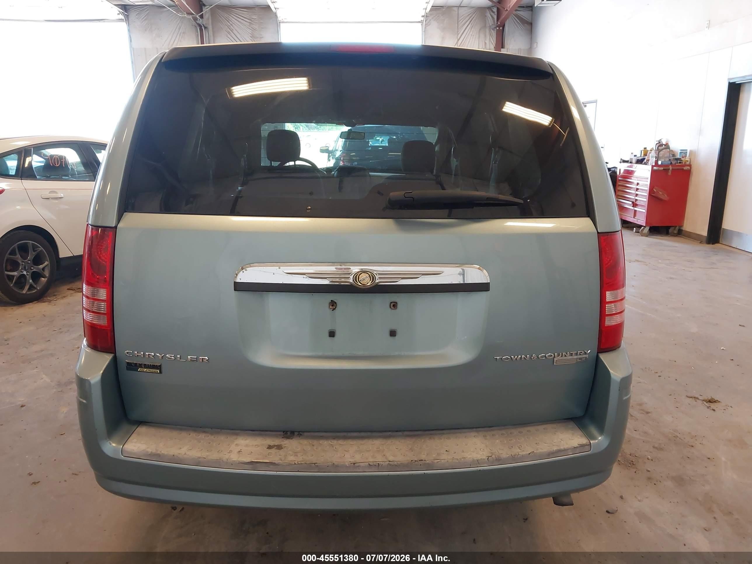 2010 Chrysler Town & Country Lx Light Blue vin: 2A4RR4DE6AR192469