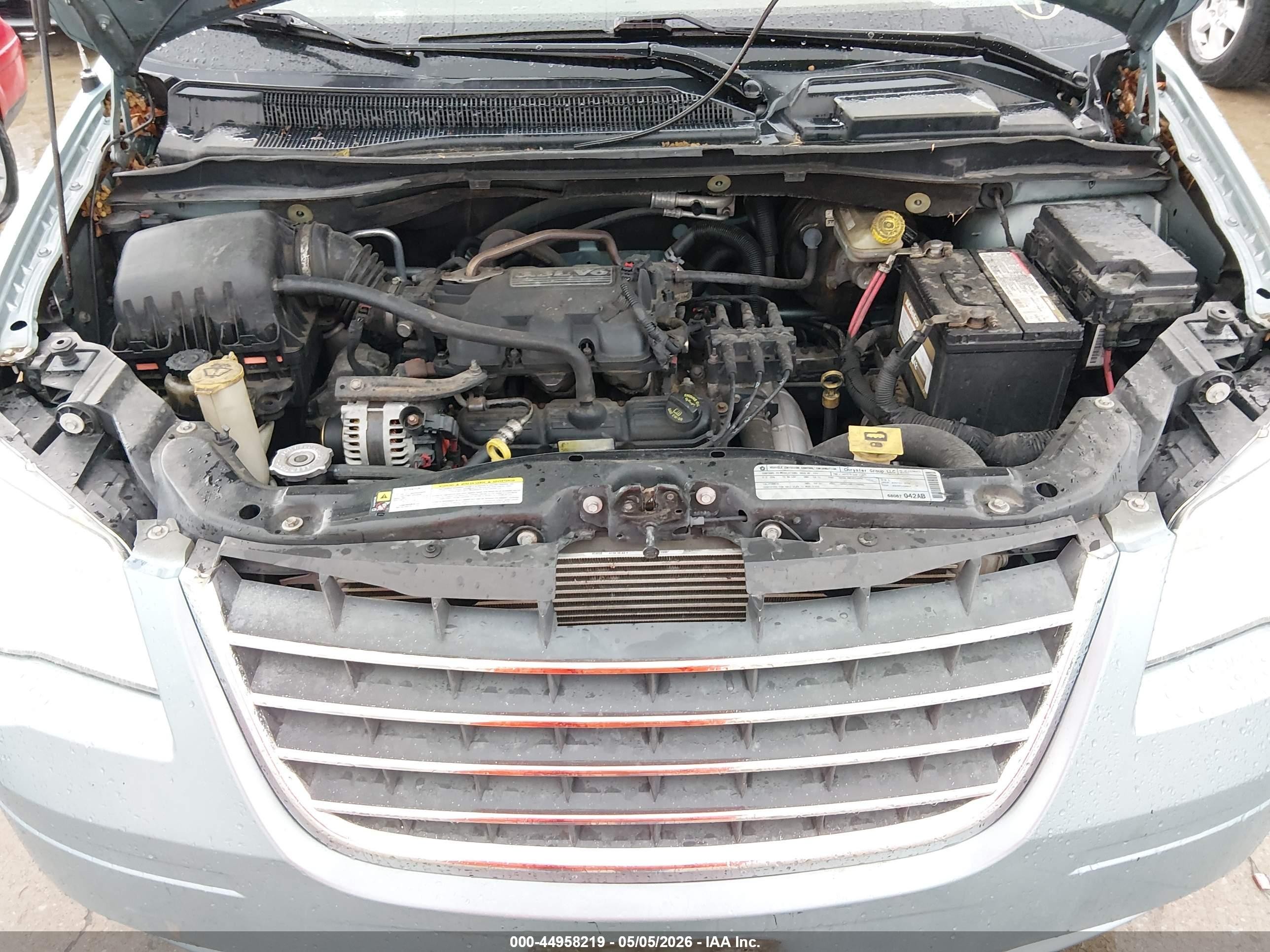 2010 Chrysler Town & Country Lx Blue vin: 2A4RR4DE9AR150040
