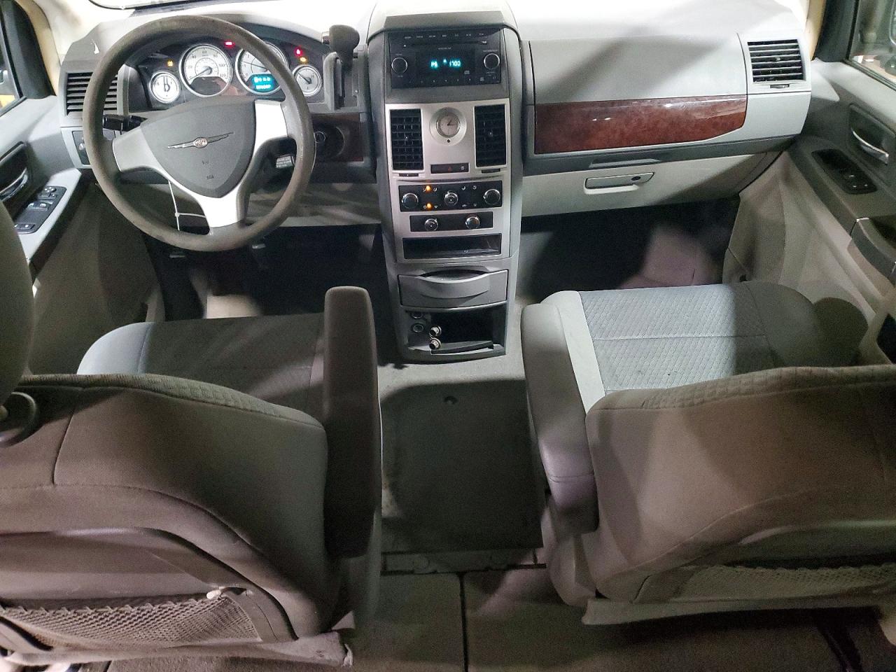 2010 Chrysler Town & Country Lx White vin: 2A4RR4DEXAR203859