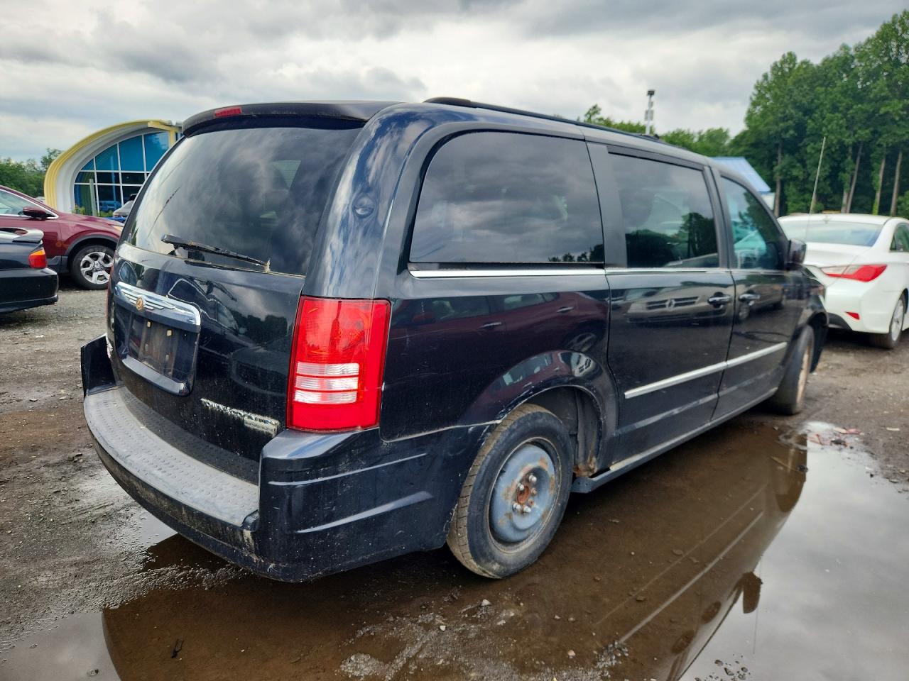 2010 Chrysler Town & Country Touring Black vin: 2A4RR5D10AR198674