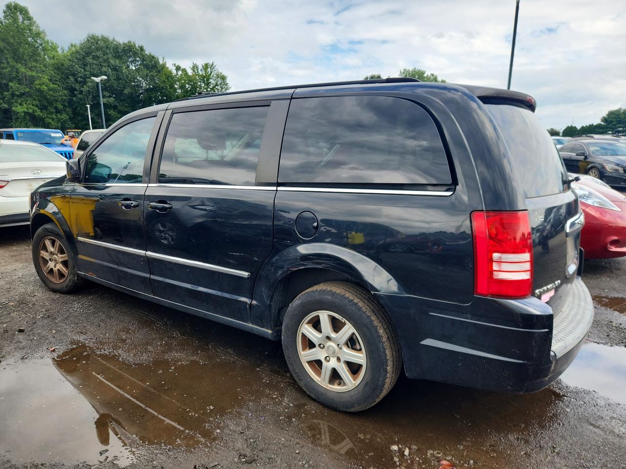 2010 Chrysler Town & Country Touring Black vin: 2A4RR5D10AR198674