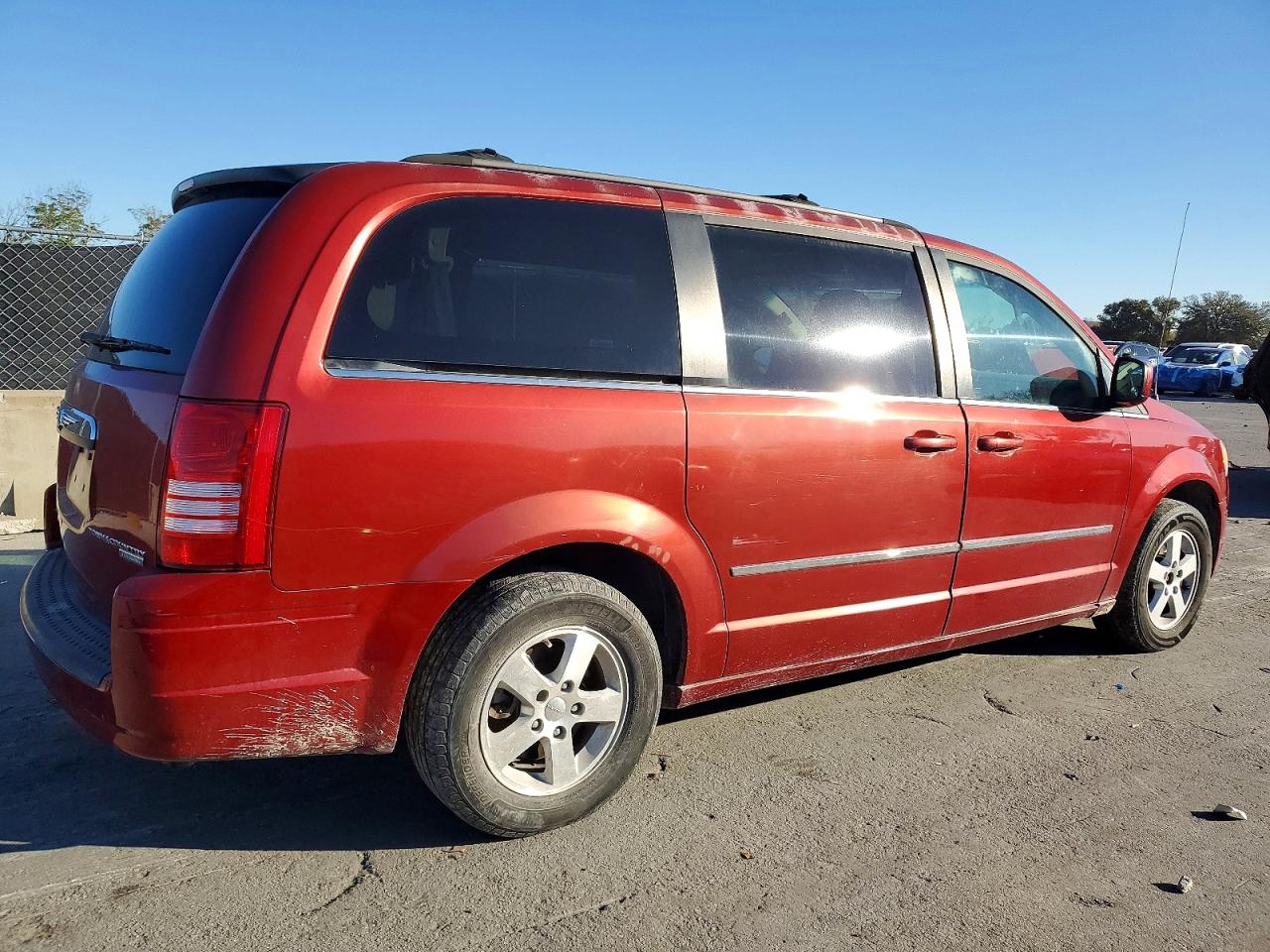 2010 Chrysler Town & Country Touring Красный vin: 2A4RR5D10AR233603