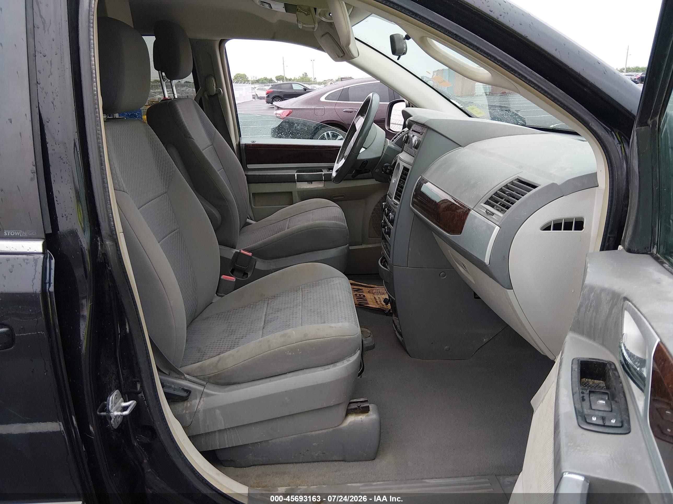 2010 Chrysler Town & Country Touring Black vin: 2A4RR5D10AR449869