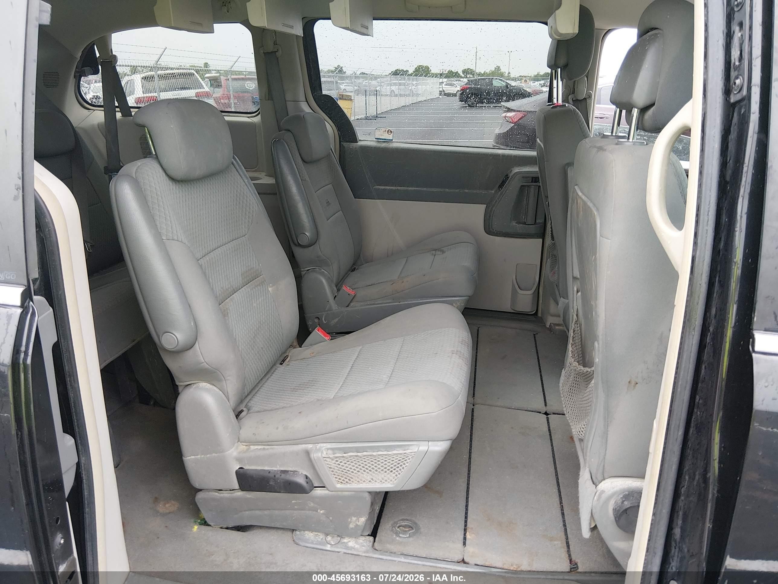 2010 Chrysler Town & Country Touring Black vin: 2A4RR5D10AR449869