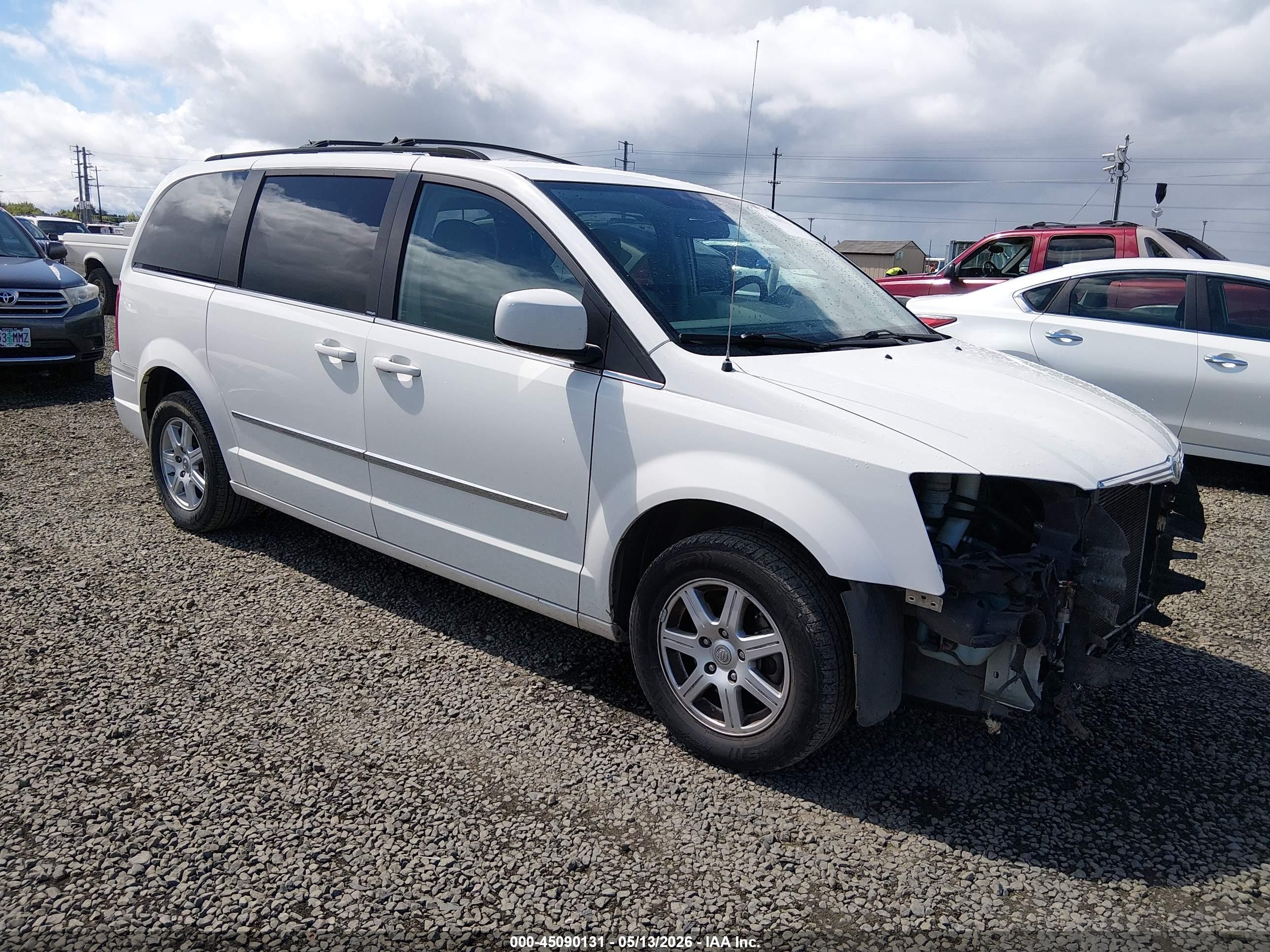 2010 Chrysler Town & Country Touring White vin: 2A4RR5D11AR214896